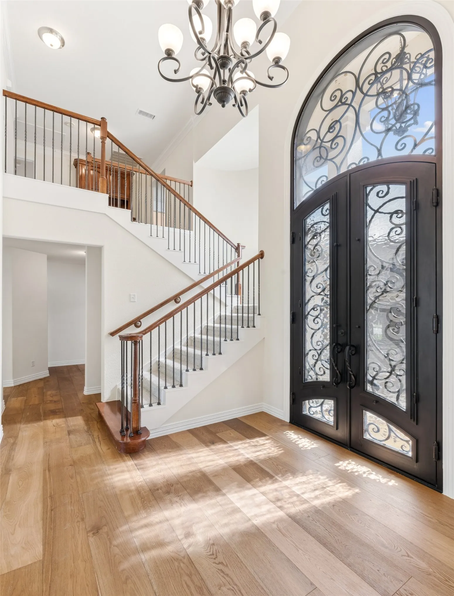 Single Family Residence For Sale in Tarrant County , 1825 Spinnaker Lane, Azle, Texas 76020, 4 Bedroom, 4 Bathroom, 3 Garage spaces, 3,751 Sqft, built in 2005, mls#21361791, Real Estate Agent in Azle, Homes For Sale in Tarrant county, Homes For Sale in Azle, Realtor in Azle Texas, Real Estate Brokerage Independent Realty Texas, Luminita Cordes Realtor