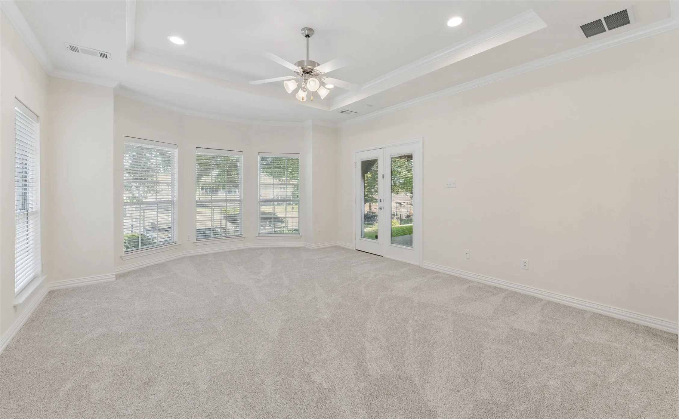 Single Family Residence For Sale in Tarrant County , 1825 Spinnaker Lane, Azle, Texas 76020, 4 Bedroom, 4 Bathroom, 3 Garage spaces, 3,751 Sqft, built in 2005, mls#21361791, Real Estate Agent in Azle, Homes For Sale in Tarrant county, Homes For Sale in Azle, Realtor in Azle Texas, Real Estate Brokerage Independent Realty Texas, Luminita Cordes Realtor