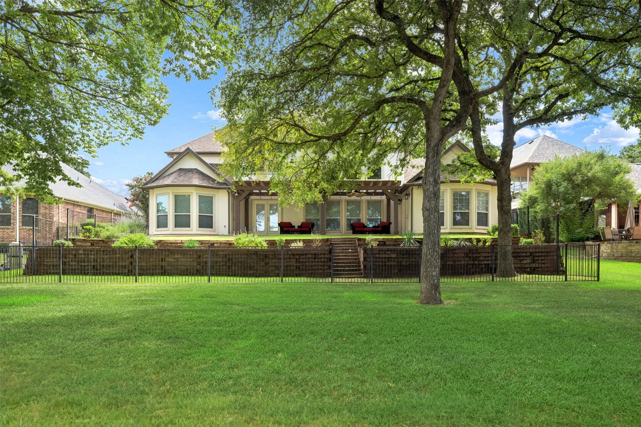 Single Family Residence For Sale in Tarrant County , 1825 Spinnaker Lane, Azle, Texas 76020, 4 Bedroom, 4 Bathroom, 3 Garage spaces, 3,751 Sqft, built in 2005, mls#21361791, Real Estate Agent in Azle, Homes For Sale in Tarrant county, Homes For Sale in Azle, Realtor in Azle Texas, Real Estate Brokerage Independent Realty Texas, Luminita Cordes Realtor