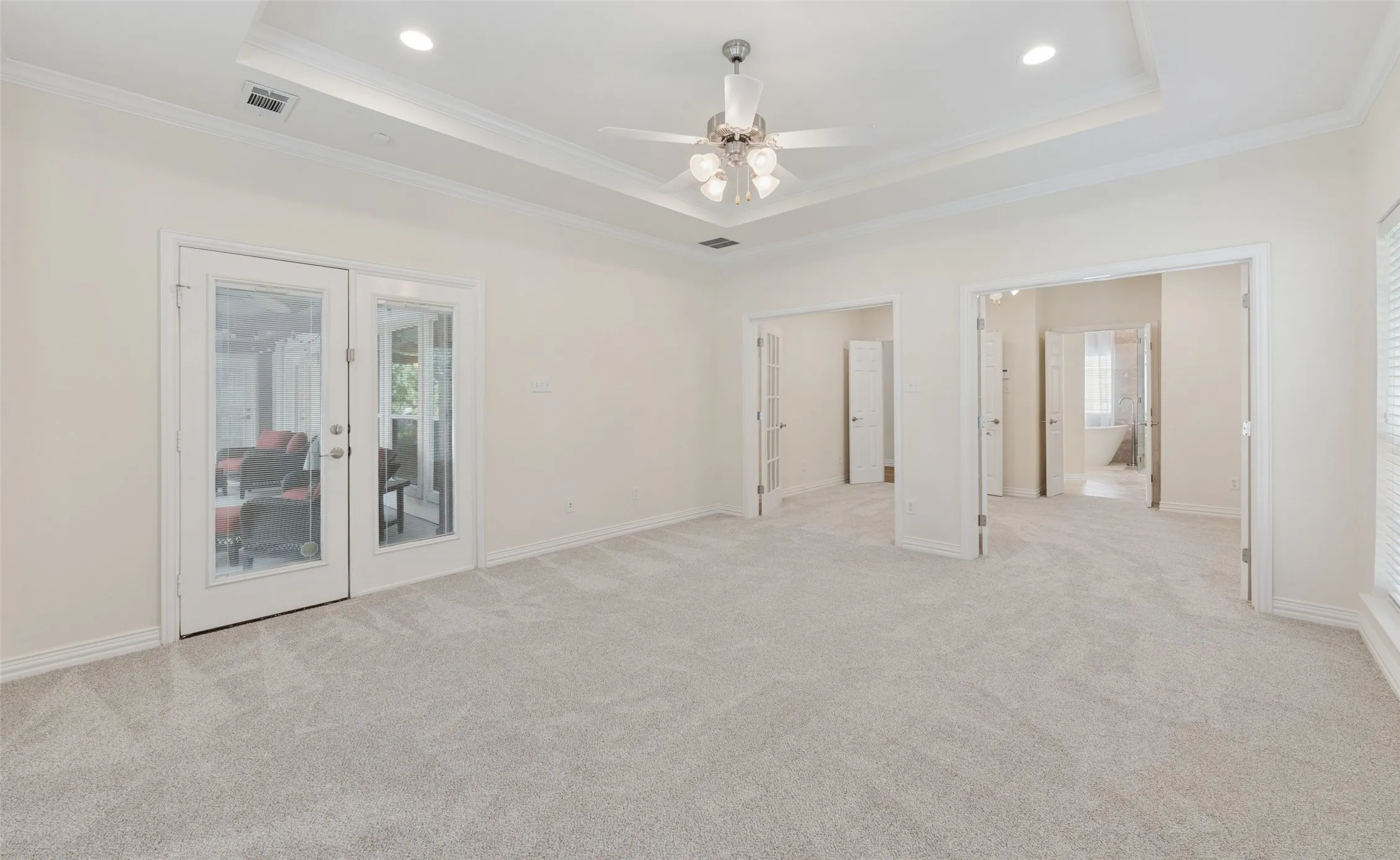 Single Family Residence For Sale in Tarrant County , 1825 Spinnaker Lane, Azle, Texas 76020, 4 Bedroom, 4 Bathroom, 3 Garage spaces, 3,751 Sqft, built in 2005, mls#21361791, Real Estate Agent in Azle, Homes For Sale in Tarrant county, Homes For Sale in Azle, Realtor in Azle Texas, Real Estate Brokerage Independent Realty Texas, Luminita Cordes Realtor