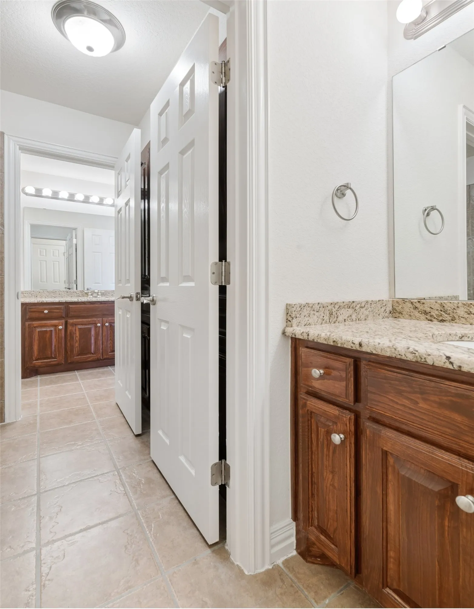 Single Family Residence For Sale in Tarrant County , 1825 Spinnaker Lane, Azle, Texas 76020, 4 Bedroom, 4 Bathroom, 3 Garage spaces, 3,751 Sqft, built in 2005, mls#21361791, Real Estate Agent in Azle, Homes For Sale in Tarrant county, Homes For Sale in Azle, Realtor in Azle Texas, Real Estate Brokerage Independent Realty Texas, Luminita Cordes Realtor