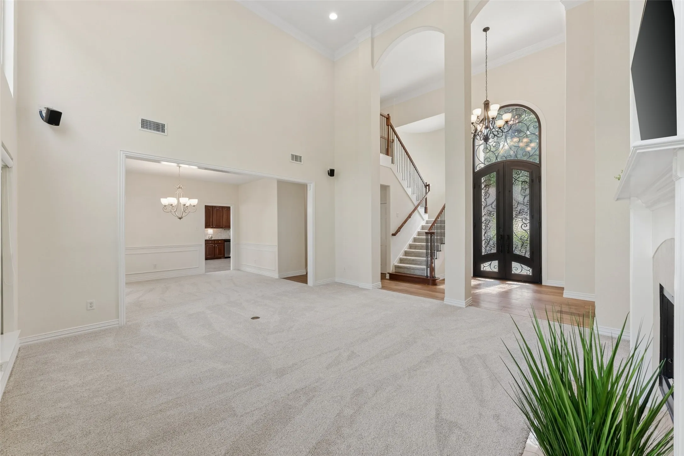 Single Family Residence For Sale in Tarrant County , 1825 Spinnaker Lane, Azle, Texas 76020, 4 Bedroom, 4 Bathroom, 3 Garage spaces, 3,751 Sqft, built in 2005, mls#21361791, Real Estate Agent in Azle, Homes For Sale in Tarrant county, Homes For Sale in Azle, Realtor in Azle Texas, Real Estate Brokerage Independent Realty Texas, Luminita Cordes Realtor