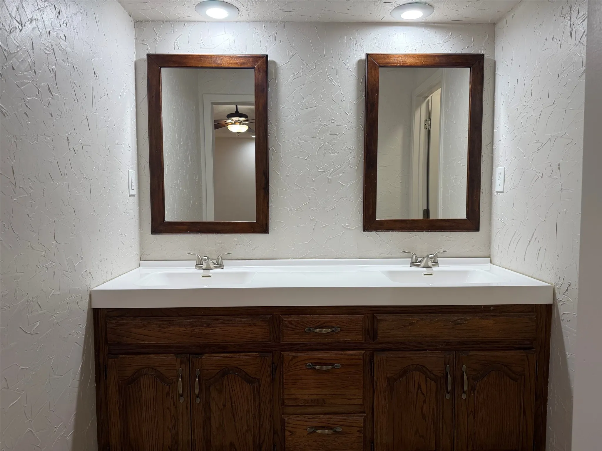 Single Family Residence For Sale in Young County , 1401 Preston Trail Court, Graham, Texas 76450, 3 Bedroom, 2 Bathroom, 2 Garage spaces, 1,544 Sqft, built in 1988, mls#21364221, Real Estate Agent in Graham, Homes For Sale in Young county, Homes For Sale in Graham, Realtor in Graham Texas, Real Estate Brokerage Independent Realty Texas, Luminita Cordes Realtor