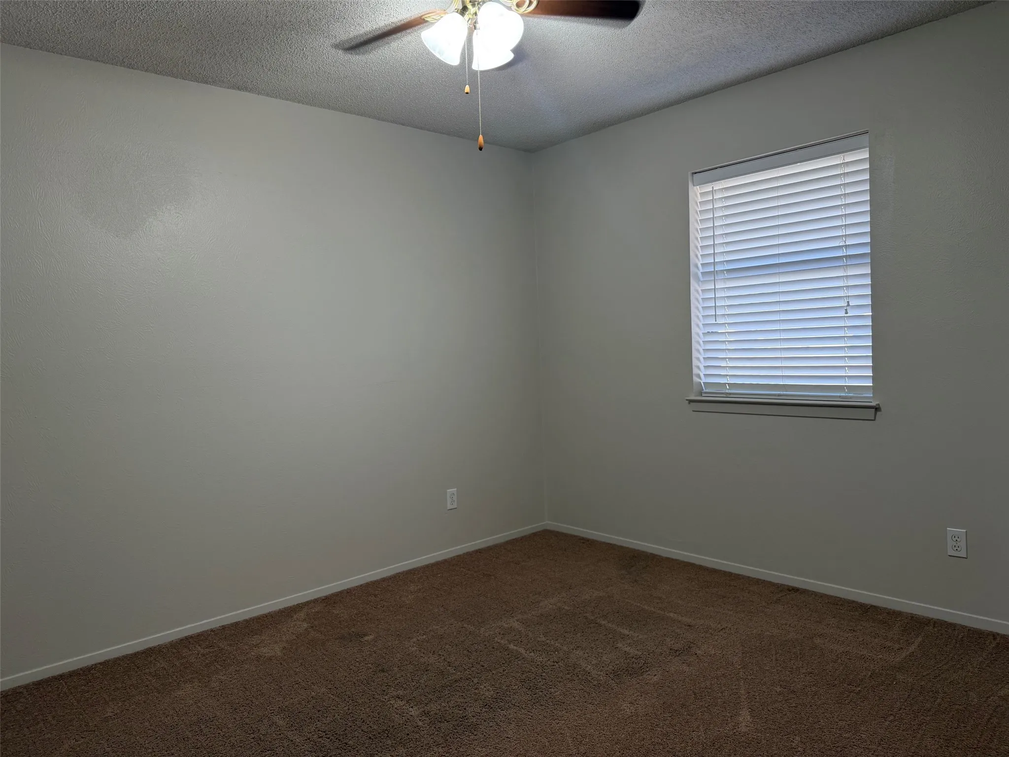 Single Family Residence For Sale in Young County , 1401 Preston Trail Court, Graham, Texas 76450, 3 Bedroom, 2 Bathroom, 2 Garage spaces, 1,544 Sqft, built in 1988, mls#21364221, Real Estate Agent in Graham, Homes For Sale in Young county, Homes For Sale in Graham, Realtor in Graham Texas, Real Estate Brokerage Independent Realty Texas, Luminita Cordes Realtor
