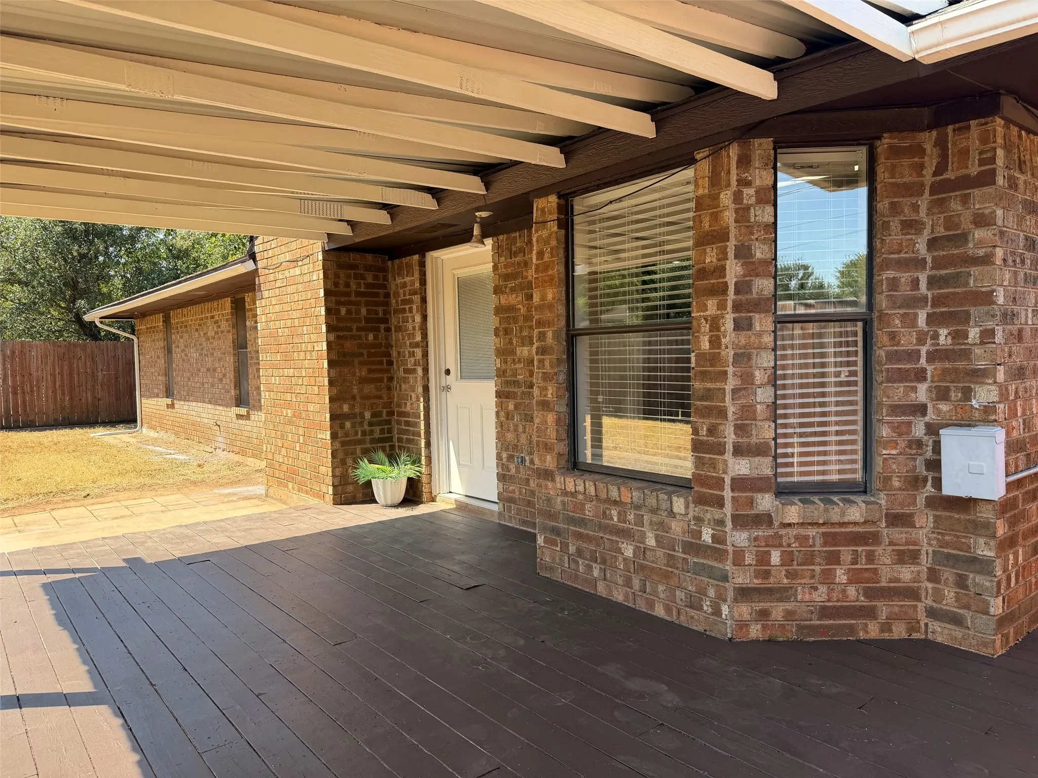 Single Family Residence For Sale in Young County , 1401 Preston Trail Court, Graham, Texas 76450, 3 Bedroom, 2 Bathroom, 2 Garage spaces, 1,544 Sqft, built in 1988, mls#21364221, Real Estate Agent in Graham, Homes For Sale in Young county, Homes For Sale in Graham, Realtor in Graham Texas, Real Estate Brokerage Independent Realty Texas, Luminita Cordes Realtor