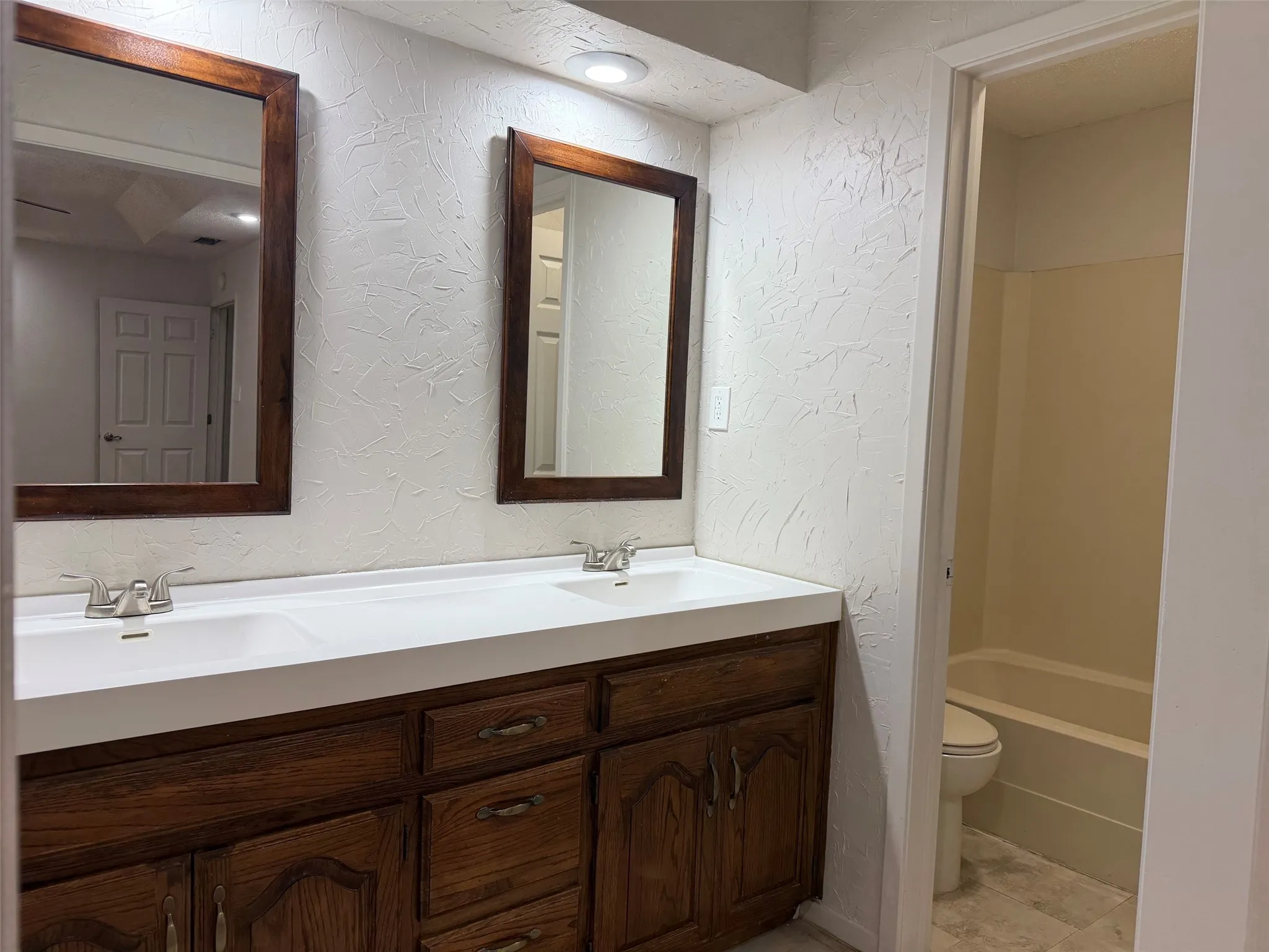 Single Family Residence For Sale in Young County , 1401 Preston Trail Court, Graham, Texas 76450, 3 Bedroom, 2 Bathroom, 2 Garage spaces, 1,544 Sqft, built in 1988, mls#21364221, Real Estate Agent in Graham, Homes For Sale in Young county, Homes For Sale in Graham, Realtor in Graham Texas, Real Estate Brokerage Independent Realty Texas, Luminita Cordes Realtor