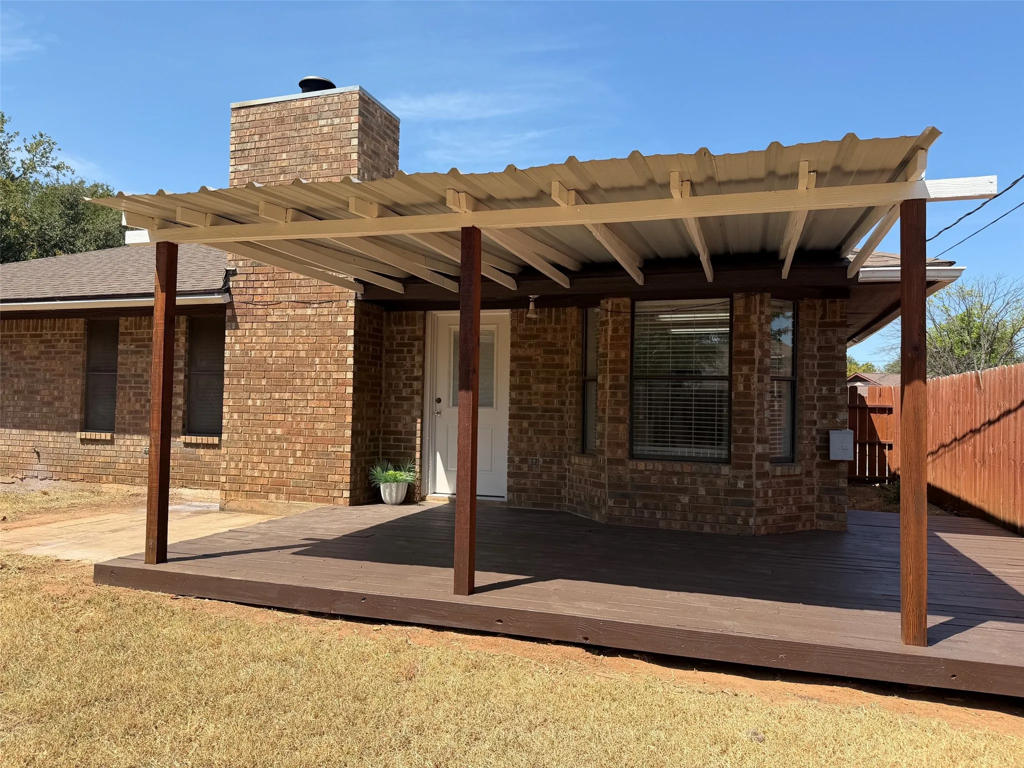Single Family Residence For Sale in Young County , 1401 Preston Trail Court, Graham, Texas 76450, 3 Bedroom, 2 Bathroom, 2 Garage spaces, 1,544 Sqft, built in 1988, mls#21364221, Real Estate Agent in Graham, Homes For Sale in Young county, Homes For Sale in Graham, Realtor in Graham Texas, Real Estate Brokerage Independent Realty Texas, Luminita Cordes Realtor