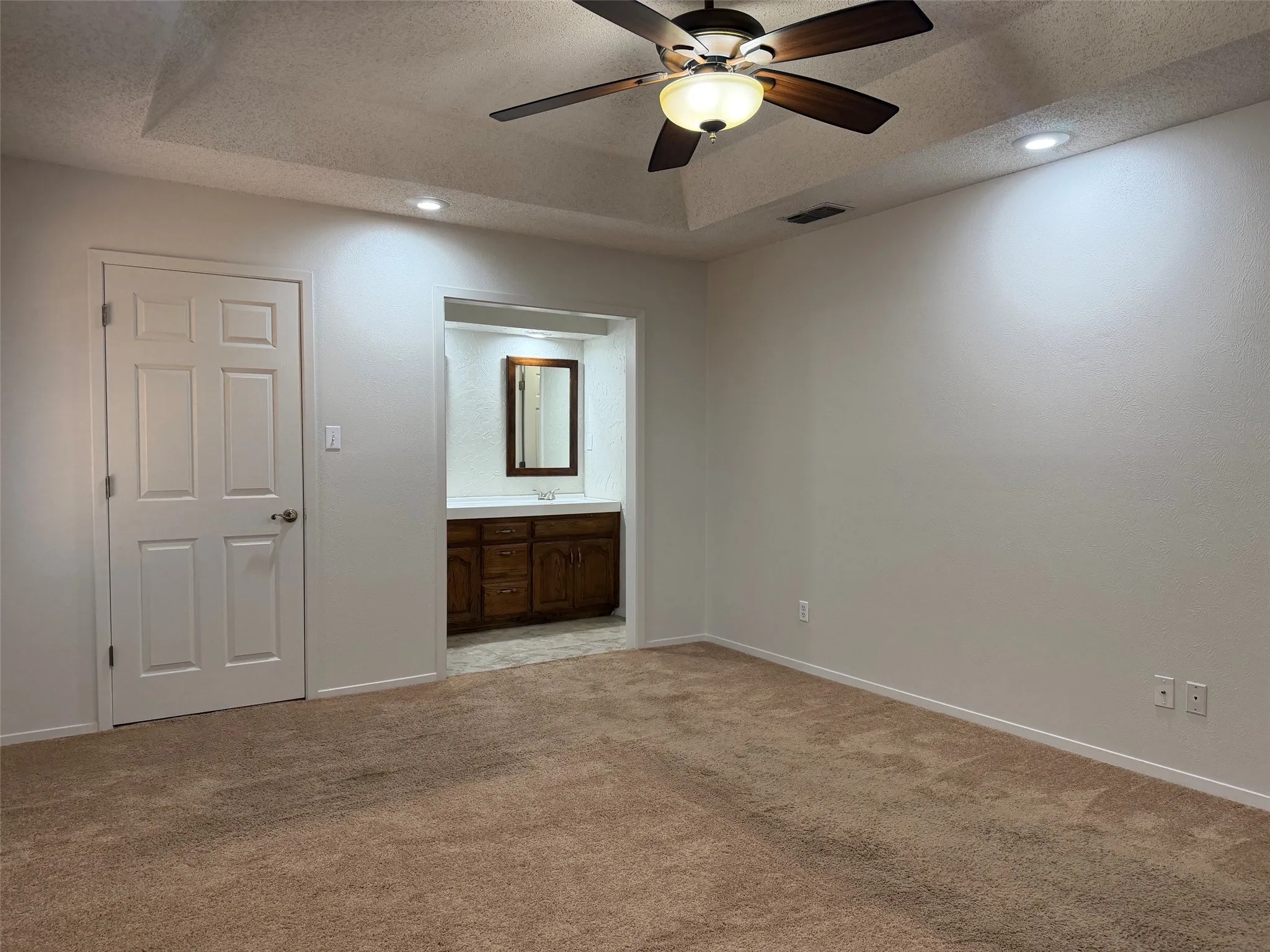 Single Family Residence For Sale in Young County , 1401 Preston Trail Court, Graham, Texas 76450, 3 Bedroom, 2 Bathroom, 2 Garage spaces, 1,544 Sqft, built in 1988, mls#21364221, Real Estate Agent in Graham, Homes For Sale in Young county, Homes For Sale in Graham, Realtor in Graham Texas, Real Estate Brokerage Independent Realty Texas, Luminita Cordes Realtor
