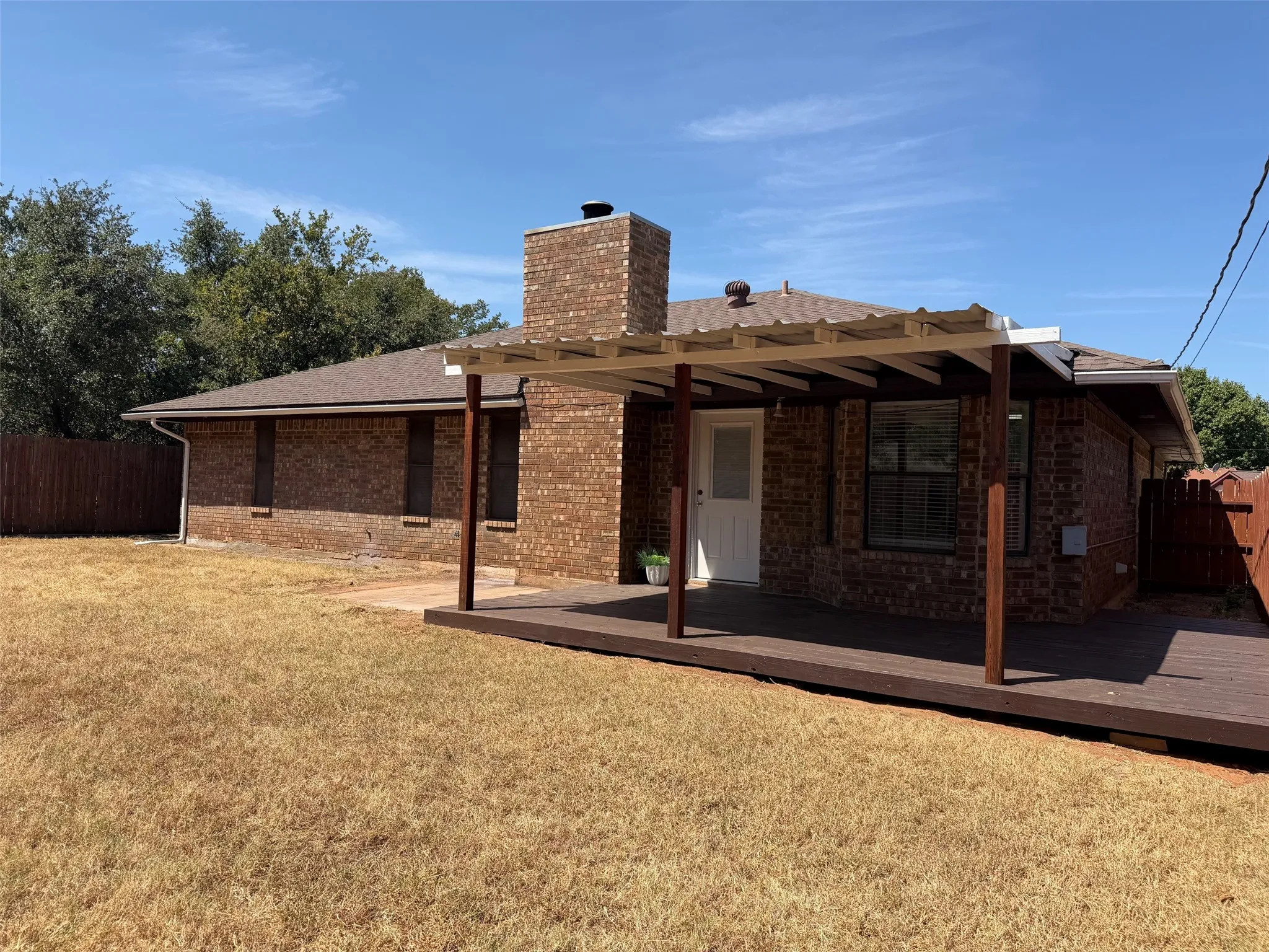 Single Family Residence For Sale in Young County , 1401 Preston Trail Court, Graham, Texas 76450, 3 Bedroom, 2 Bathroom, 2 Garage spaces, 1,544 Sqft, built in 1988, mls#21364221, Real Estate Agent in Graham, Homes For Sale in Young county, Homes For Sale in Graham, Realtor in Graham Texas, Real Estate Brokerage Independent Realty Texas, Luminita Cordes Realtor