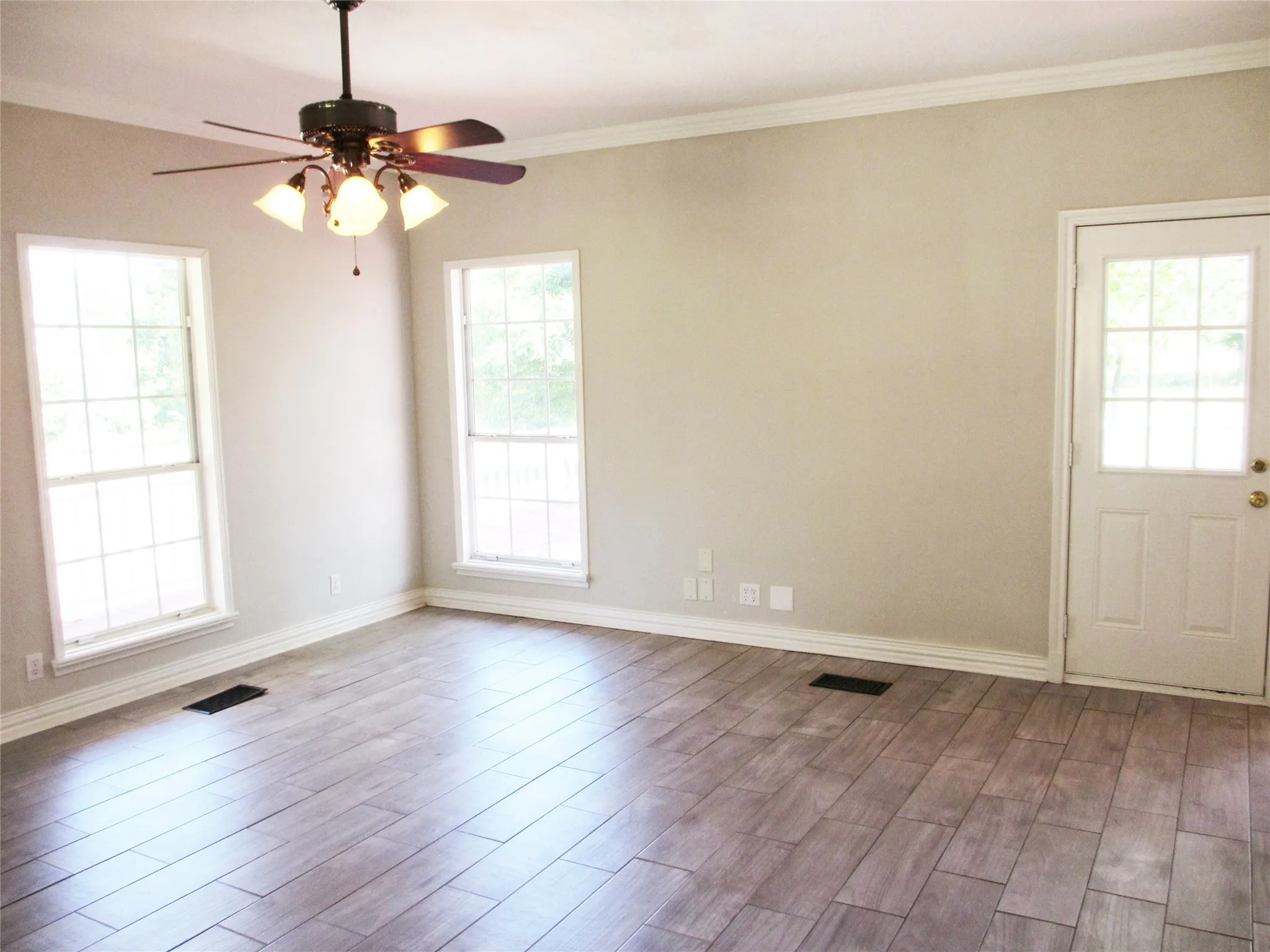Single Family Residence For Sale in Van Zandt County , 850 VZ County Road 4204 Road 1, Canton, Texas 75103, 4 Bedroom, 3 Bathroom, 2 Garage spaces, 3,235 Sqft, built in 1998, mls#21365054, Real Estate Agent in Canton, Homes For Sale in Van Zandt county, Homes For Sale in Canton, Realtor in Canton Texas, Real Estate Brokerage Independent Realty Texas, Luminita Cordes Realtor
