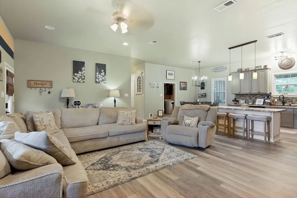Single Family Residence For Sale in Upshur County , 339 H Williams Road, Gilmer, Texas 75645, 4 Bedroom, 2 Bathroom, Garage spaces, 2,020 Sqft, built in 2013, mls#21343328, Real Estate Agent in Gilmer, Homes For Sale in Upshur county, Homes For Sale in Gilmer, Realtor in Gilmer Texas, Real Estate Brokerage Independent Realty Texas, Luminita Cordes Realtor