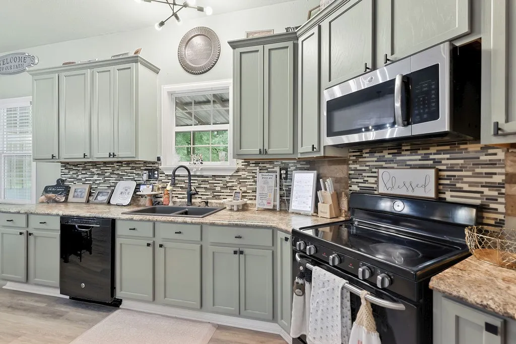 Single Family Residence For Sale in Upshur County , 339 H Williams Road, Gilmer, Texas 75645, 4 Bedroom, 2 Bathroom, Garage spaces, 2,020 Sqft, built in 2013, mls#21343328, Real Estate Agent in Gilmer, Homes For Sale in Upshur county, Homes For Sale in Gilmer, Realtor in Gilmer Texas, Real Estate Brokerage Independent Realty Texas, Luminita Cordes Realtor
