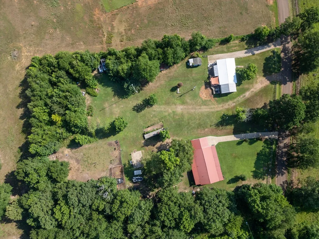 Single Family Residence For Sale in Upshur County , 339 H Williams Road, Gilmer, Texas 75645, 4 Bedroom, 2 Bathroom, Garage spaces, 2,020 Sqft, built in 2013, mls#21343328, Real Estate Agent in Gilmer, Homes For Sale in Upshur county, Homes For Sale in Gilmer, Realtor in Gilmer Texas, Real Estate Brokerage Independent Realty Texas, Luminita Cordes Realtor