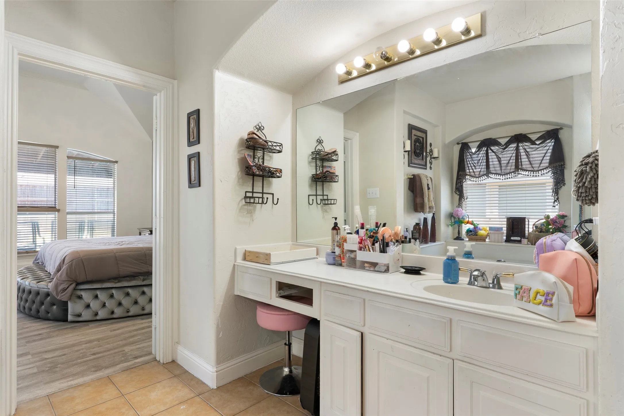 Single Family Residence For Sale in Dallas County , 6810 Indian Meadow Court, Sachse, Texas 75048, 5 Bedroom, 3 Bathroom, 2 Garage spaces, 3,798 Sqft, built in 2005, mls#21364354, Real Estate Agent in Sachse, Homes For Sale in Dallas county, Homes For Sale in Sachse, Realtor in Sachse Texas, Real Estate Brokerage Independent Realty Texas, Luminita Cordes Realtor