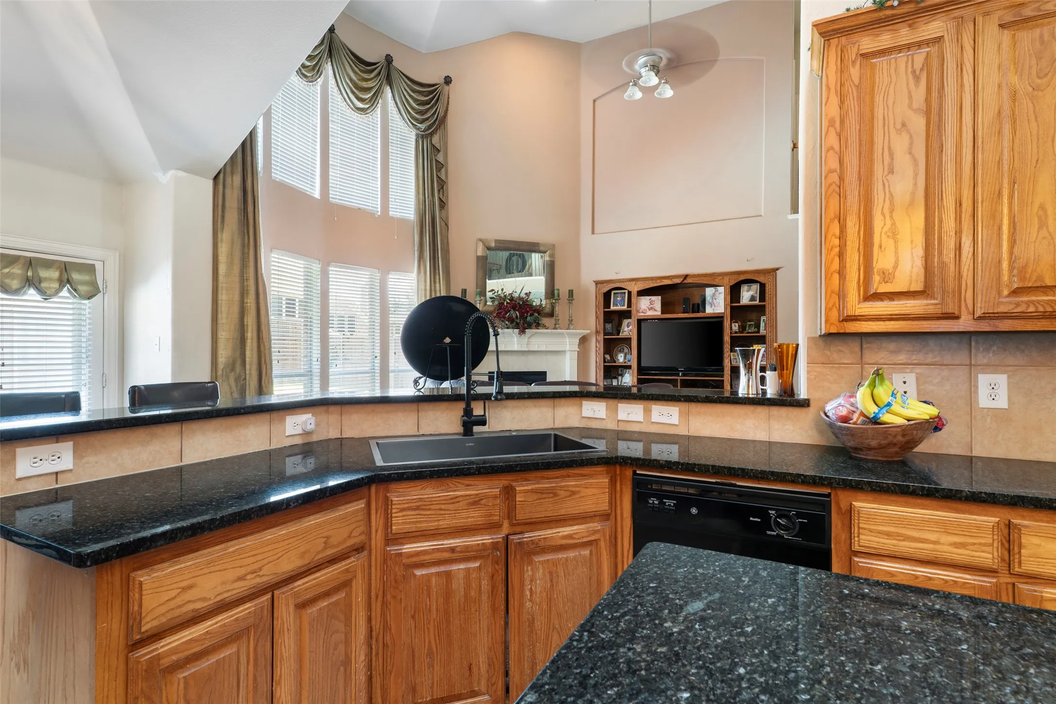 Single Family Residence For Sale in Dallas County , 6810 Indian Meadow Court, Sachse, Texas 75048, 5 Bedroom, 3 Bathroom, 2 Garage spaces, 3,798 Sqft, built in 2005, mls#21364354, Real Estate Agent in Sachse, Homes For Sale in Dallas county, Homes For Sale in Sachse, Realtor in Sachse Texas, Real Estate Brokerage Independent Realty Texas, Luminita Cordes Realtor