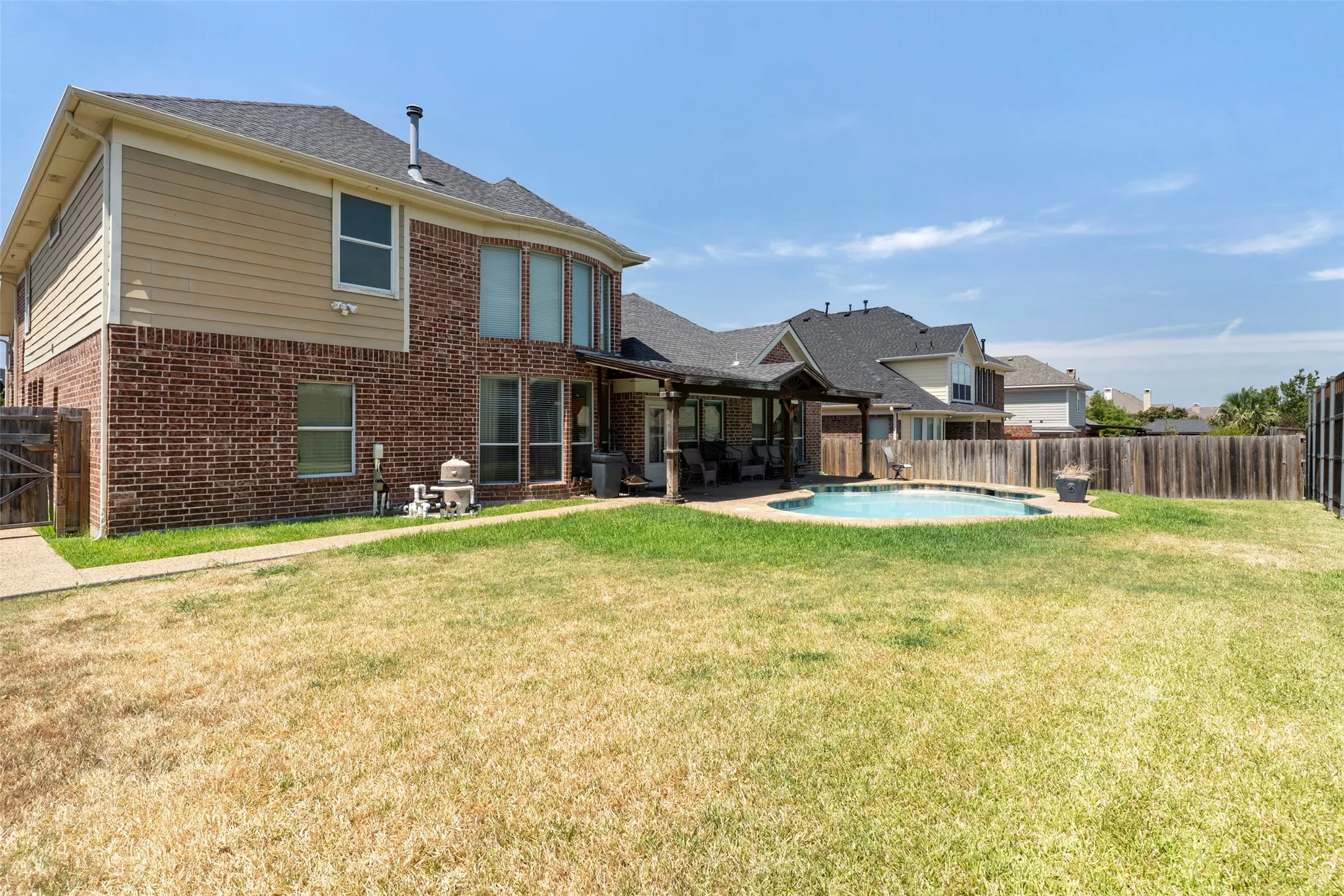 Single Family Residence For Sale in Dallas County , 6810 Indian Meadow Court, Sachse, Texas 75048, 5 Bedroom, 3 Bathroom, 2 Garage spaces, 3,798 Sqft, built in 2005, mls#21364354, Real Estate Agent in Sachse, Homes For Sale in Dallas county, Homes For Sale in Sachse, Realtor in Sachse Texas, Real Estate Brokerage Independent Realty Texas, Luminita Cordes Realtor