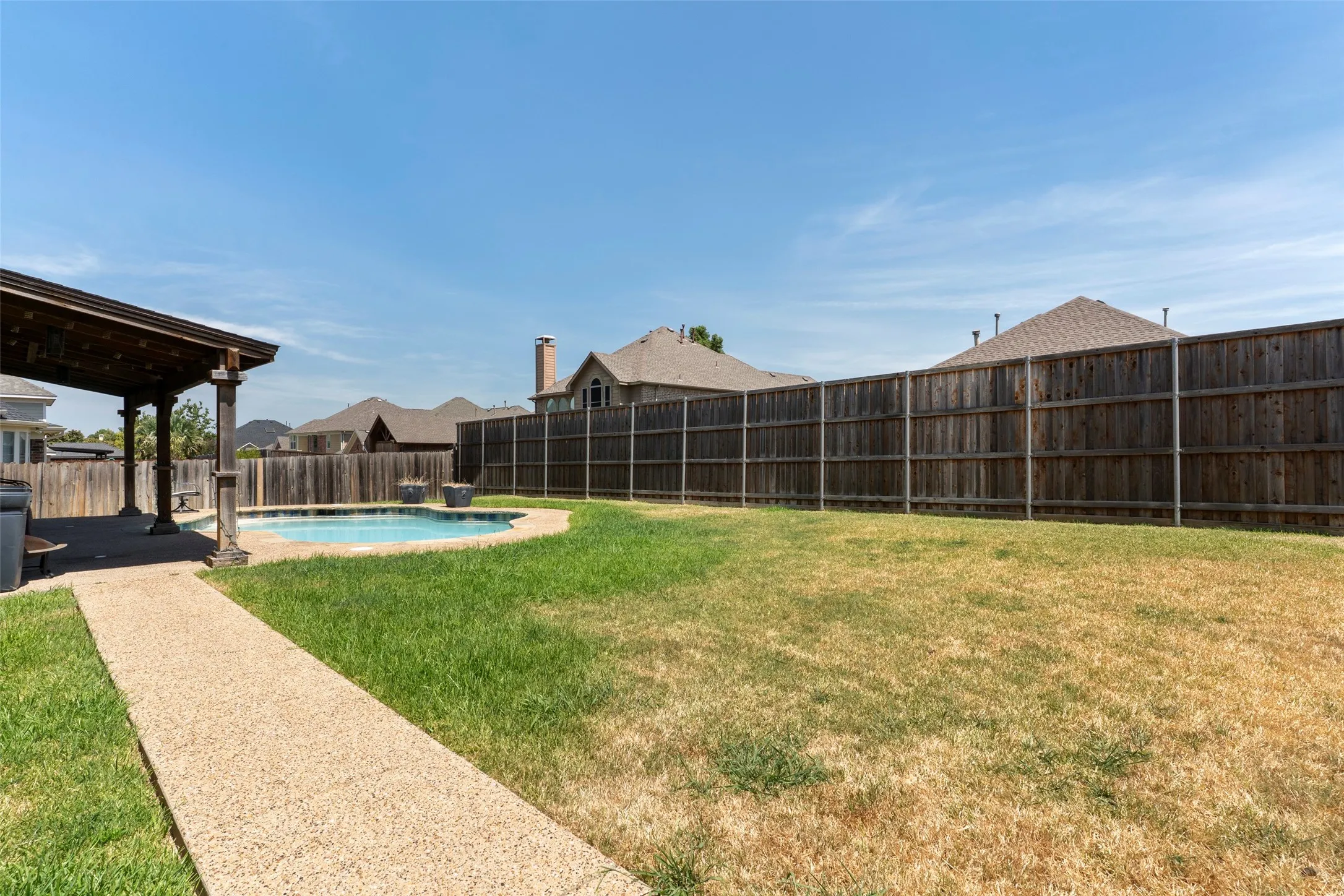Single Family Residence For Sale in Dallas County , 6810 Indian Meadow Court, Sachse, Texas 75048, 5 Bedroom, 3 Bathroom, 2 Garage spaces, 3,798 Sqft, built in 2005, mls#21364354, Real Estate Agent in Sachse, Homes For Sale in Dallas county, Homes For Sale in Sachse, Realtor in Sachse Texas, Real Estate Brokerage Independent Realty Texas, Luminita Cordes Realtor