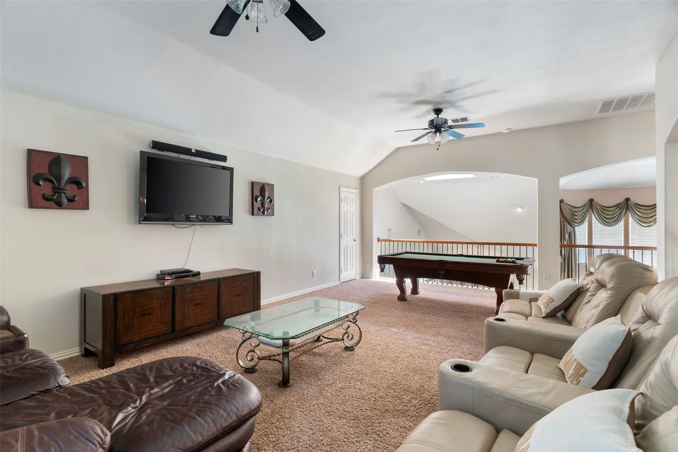 Single Family Residence For Sale in Dallas County , 6810 Indian Meadow Court, Sachse, Texas 75048, 5 Bedroom, 3 Bathroom, 2 Garage spaces, 3,798 Sqft, built in 2005, mls#21364354, Real Estate Agent in Sachse, Homes For Sale in Dallas county, Homes For Sale in Sachse, Realtor in Sachse Texas, Real Estate Brokerage Independent Realty Texas, Luminita Cordes Realtor