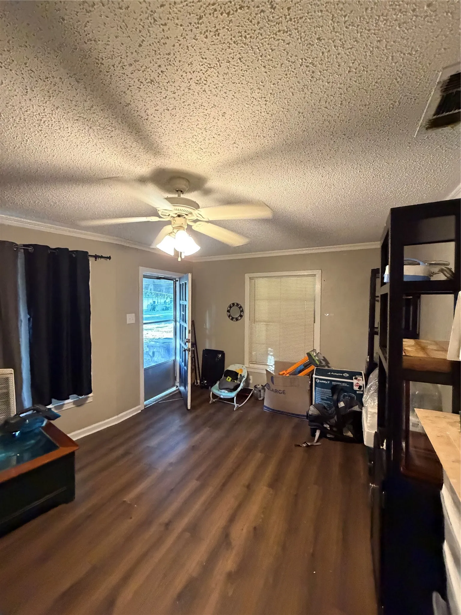 Single Family Residence For Sale in Mc Lennan County , 3920 Leland Avenue, Waco, Texas 76708, 2 Bedroom, 1 Bathroom, Garage spaces, 851 Sqft, built in 1952, mls#21365044, Real Estate Agent in Waco, Homes For Sale in Mc Lennan county, Homes For Sale in Waco, Realtor in Waco Texas, Real Estate Brokerage Independent Realty Texas, Luminita Cordes Realtor