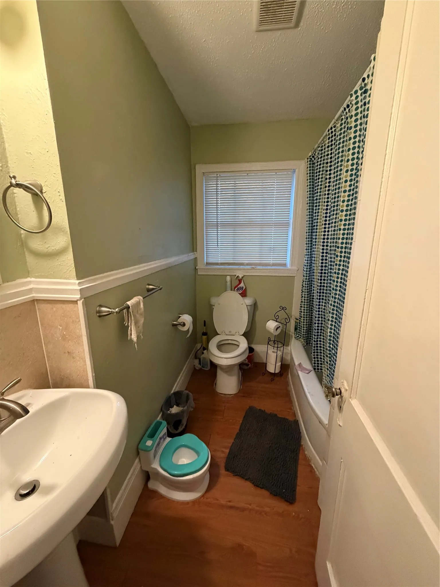 Single Family Residence For Sale in Mc Lennan County , 3920 Leland Avenue, Waco, Texas 76708, 2 Bedroom, 1 Bathroom, Garage spaces, 851 Sqft, built in 1952, mls#21365044, Real Estate Agent in Waco, Homes For Sale in Mc Lennan county, Homes For Sale in Waco, Realtor in Waco Texas, Real Estate Brokerage Independent Realty Texas, Luminita Cordes Realtor