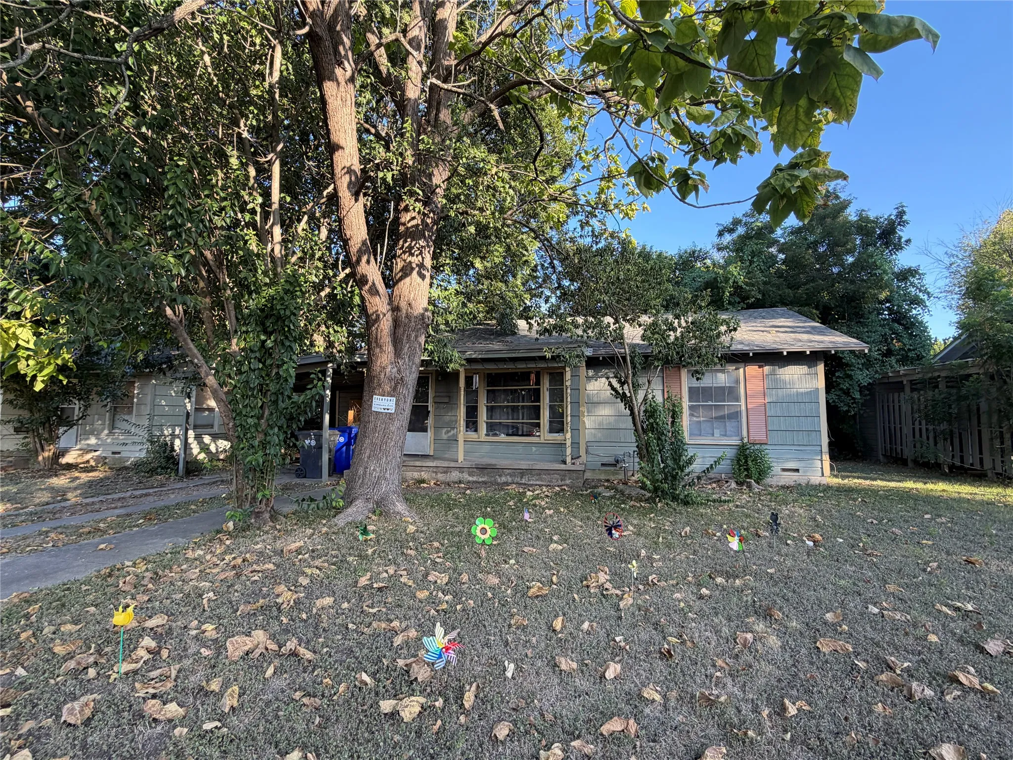 Single Family Residence For Sale in Mc Lennan County , 3920 Leland Avenue, Waco, Texas 76708, 2 Bedroom, 1 Bathroom, Garage spaces, 851 Sqft, built in 1952, mls#21365044, Real Estate Agent in Waco, Homes For Sale in Mc Lennan county, Homes For Sale in Waco, Realtor in Waco Texas, Real Estate Brokerage Independent Realty Texas, Luminita Cordes Realtor