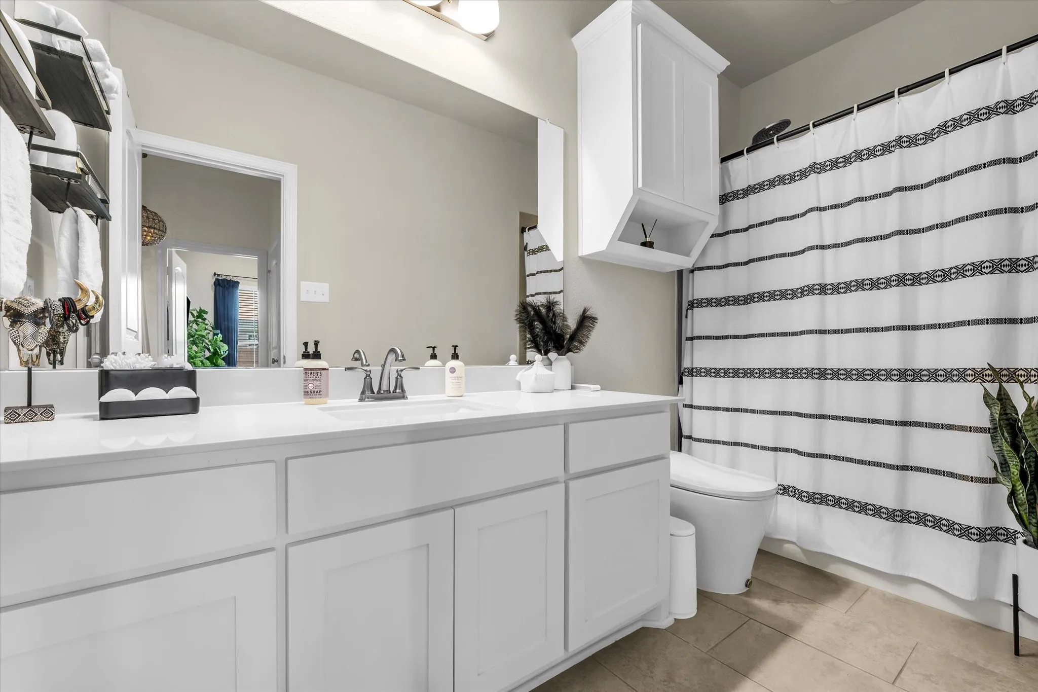 Single Family Residence For Sale in Mc Lennan County , 1317 Ridgeview Drive, Hewitt, Texas 76643, 4 Bedroom, 2 Bathroom, 2 Garage spaces, 2,271 Sqft, built in 2023, mls#21364699, Real Estate Agent in Hewitt, Homes For Sale in Mc Lennan county, Homes For Sale in Hewitt, Realtor in Hewitt Texas, Real Estate Brokerage Independent Realty Texas, Luminita Cordes Realtor