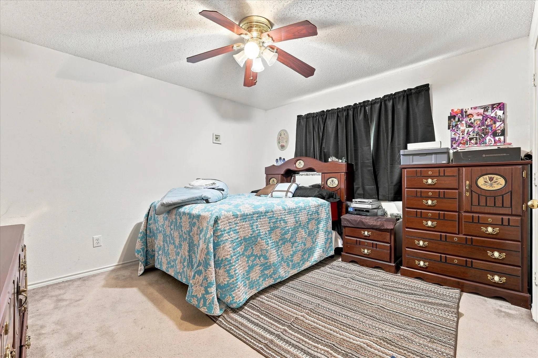 Single Family Residence For Sale in Kaufman County , 10475 Country View Lane, Forney, Texas 75126, 4 Bedroom, 3 Bathroom, 2 Garage spaces, 2,117 Sqft, built in 2002, mls#21359217, Real Estate Agent in Forney, Homes For Sale in Kaufman county, Homes For Sale in Forney, Realtor in Forney Texas, Real Estate Brokerage Independent Realty Texas, Luminita Cordes Realtor