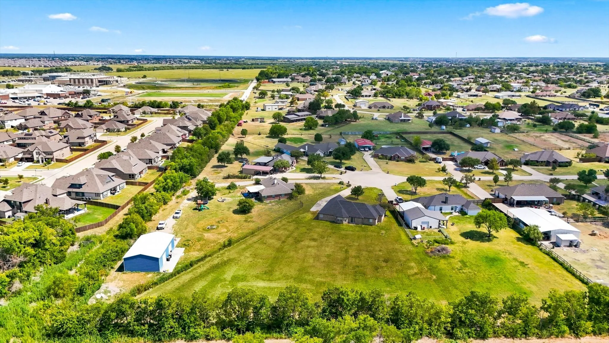 Single Family Residence For Sale in Kaufman County , 10475 Country View Lane, Forney, Texas 75126, 4 Bedroom, 3 Bathroom, 2 Garage spaces, 2,117 Sqft, built in 2002, mls#21359217, Real Estate Agent in Forney, Homes For Sale in Kaufman county, Homes For Sale in Forney, Realtor in Forney Texas, Real Estate Brokerage Independent Realty Texas, Luminita Cordes Realtor