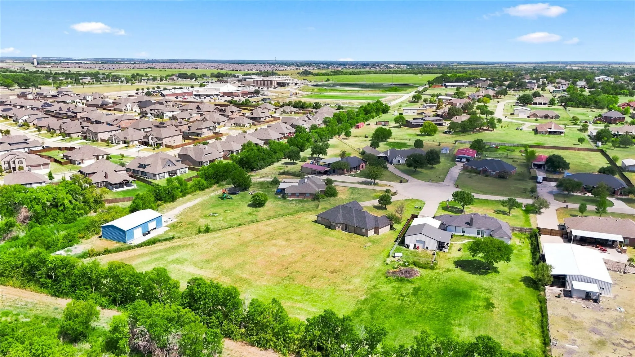 Single Family Residence For Sale in Kaufman County , 10475 Country View Lane, Forney, Texas 75126, 4 Bedroom, 3 Bathroom, 2 Garage spaces, 2,117 Sqft, built in 2002, mls#21359217, Real Estate Agent in Forney, Homes For Sale in Kaufman county, Homes For Sale in Forney, Realtor in Forney Texas, Real Estate Brokerage Independent Realty Texas, Luminita Cordes Realtor