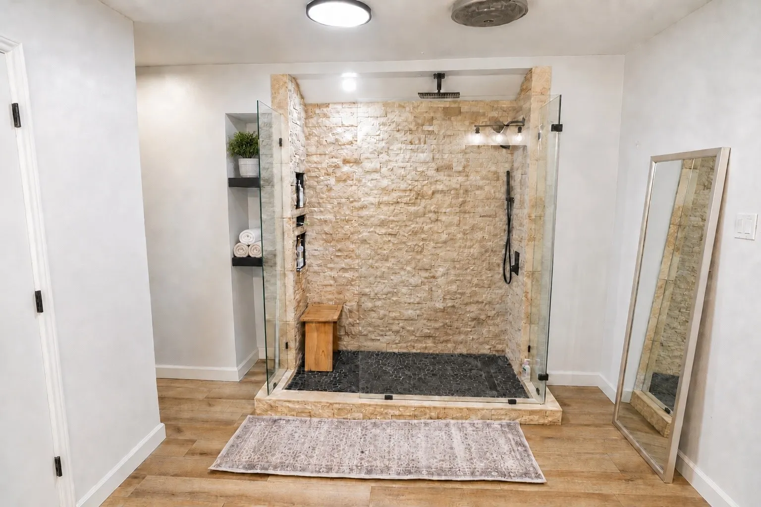 Single Family Residence For Sale in Tarrant County , 2200 Midhurst Drive, Arlington, Texas 76013, 4 Bedroom, 3 Bathroom, 2 Garage spaces, 2,782 Sqft, built in 1973, mls#21364136, Real Estate Agent in Arlington, Homes For Sale in Tarrant county, Homes For Sale in Arlington, Realtor in Arlington Texas, Real Estate Brokerage Independent Realty Texas, Luminita Cordes Realtor