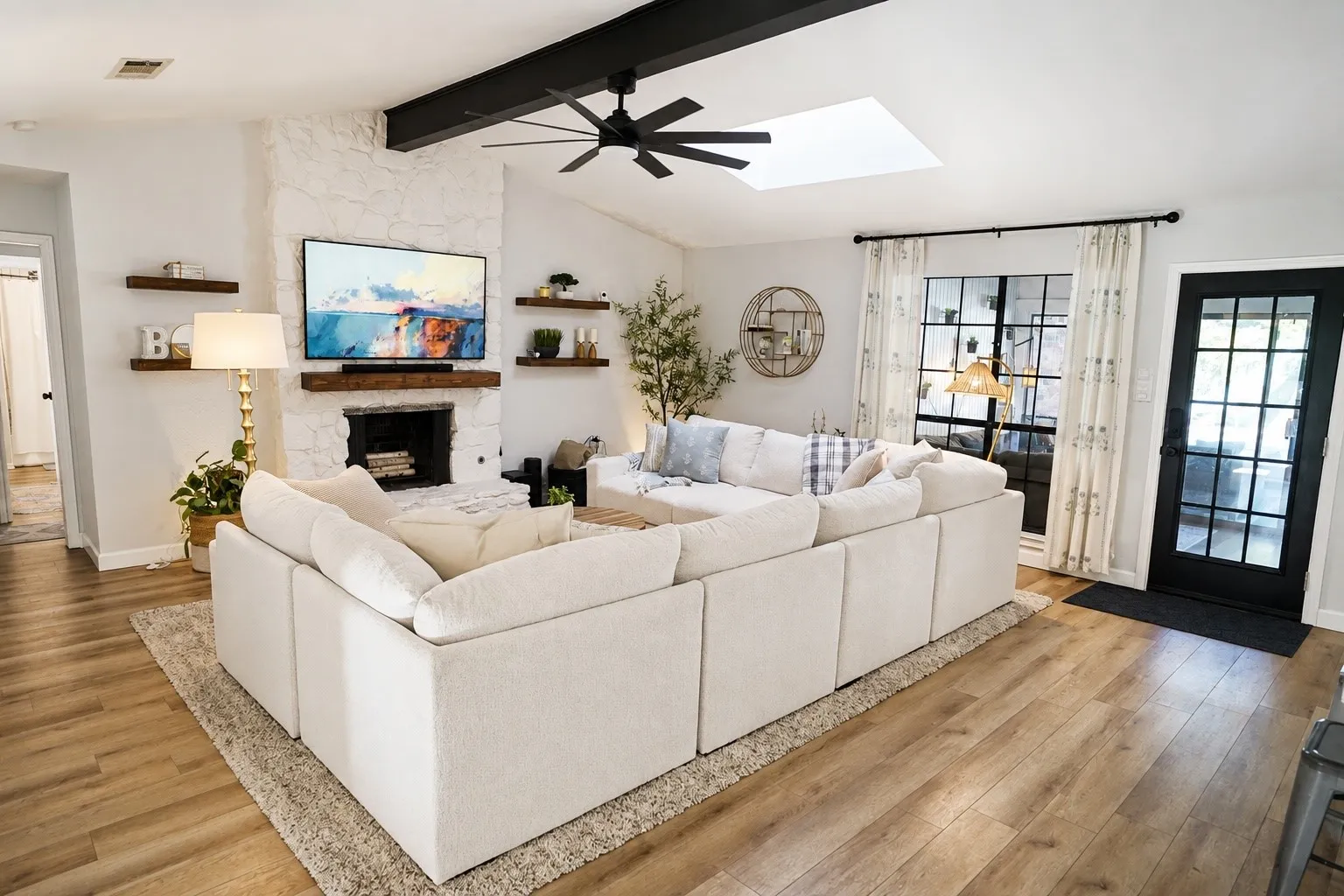 Single Family Residence For Sale in Tarrant County , 2200 Midhurst Drive, Arlington, Texas 76013, 4 Bedroom, 3 Bathroom, 2 Garage spaces, 2,782 Sqft, built in 1973, mls#21364136, Real Estate Agent in Arlington, Homes For Sale in Tarrant county, Homes For Sale in Arlington, Realtor in Arlington Texas, Real Estate Brokerage Independent Realty Texas, Luminita Cordes Realtor