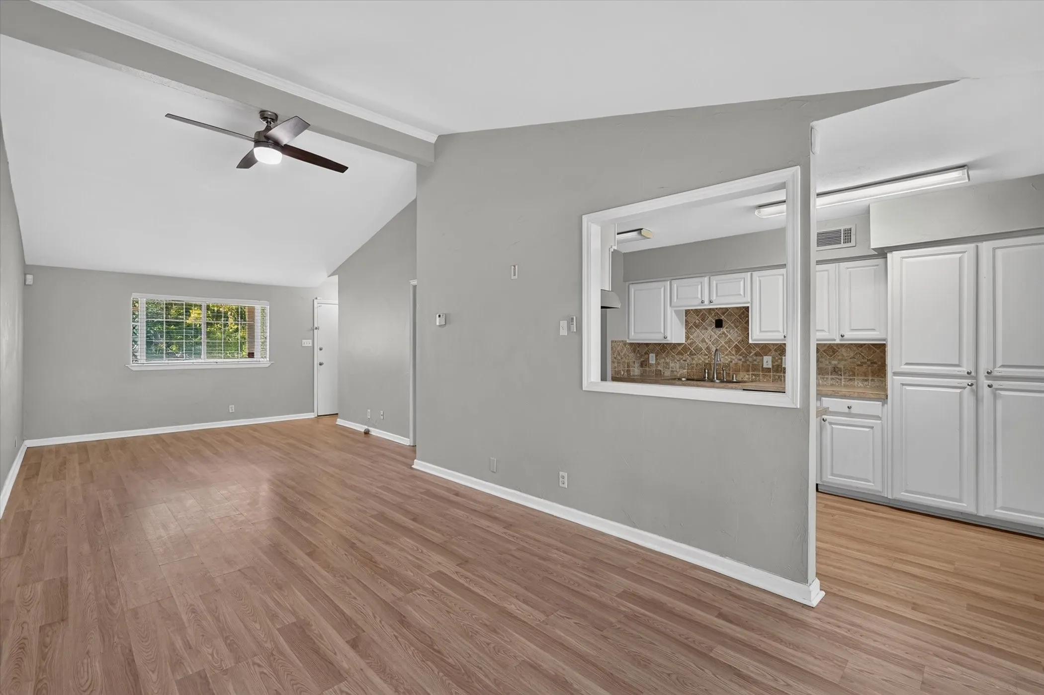Single Family Residence For Rent in Dallas County , 828 Kingswood Avenue, Richardson, Texas 75080, 4 Bedroom, 2 Bathroom, Garage spaces, 1,432 Sqft, built in 1962, mls#21365081, Real Estate Agent in Richardson, Homes For Rent in Dallas county, Homes For Rent in Richardson, Realtor in Richardson Texas, Real Estate Brokerage Independent Realty Texas, Luminita Cordes Realtor