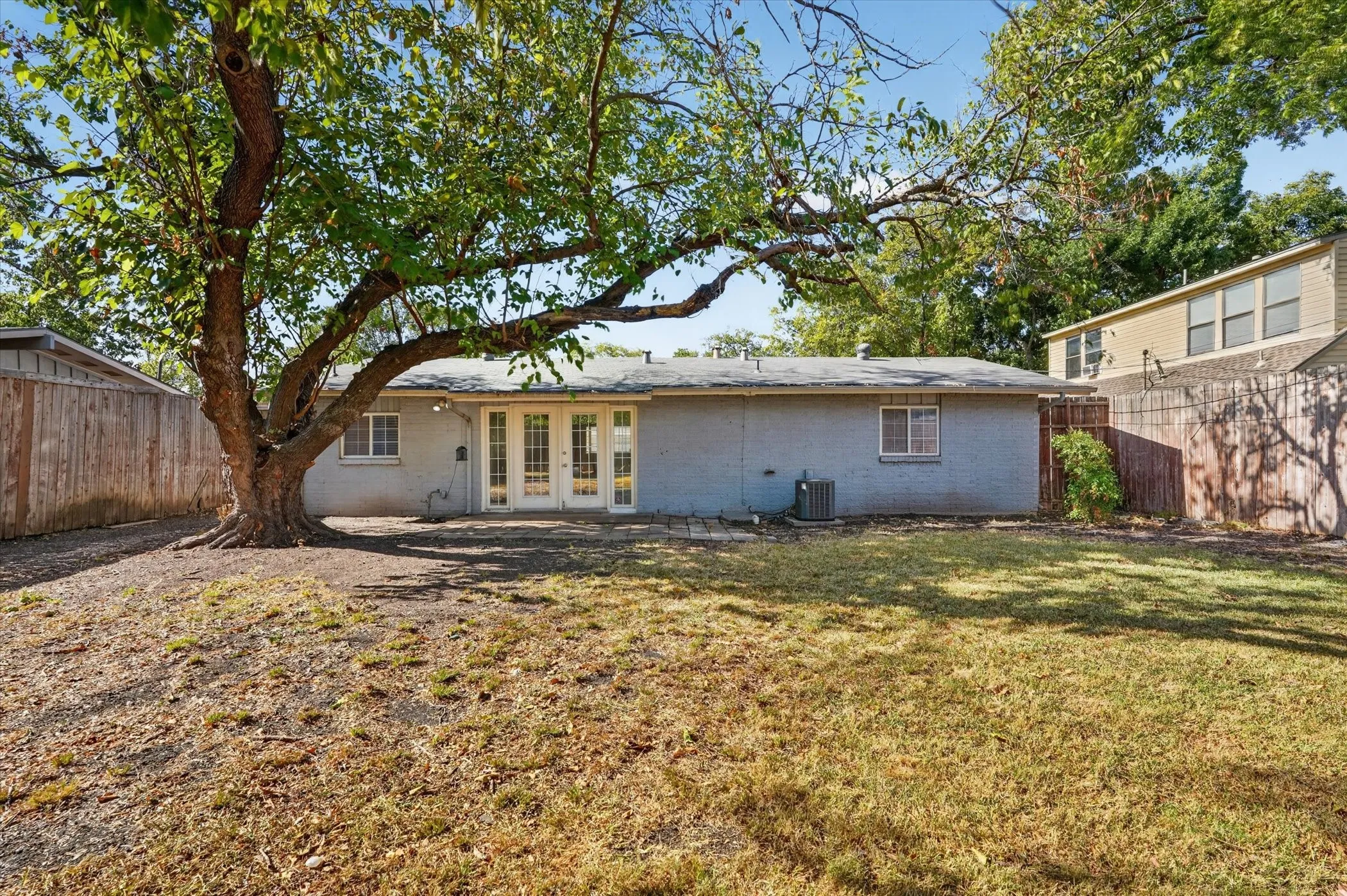 Single Family Residence For Rent in Dallas County , 828 Kingswood Avenue, Richardson, Texas 75080, 4 Bedroom, 2 Bathroom, Garage spaces, 1,432 Sqft, built in 1962, mls#21365081, Real Estate Agent in Richardson, Homes For Rent in Dallas county, Homes For Rent in Richardson, Realtor in Richardson Texas, Real Estate Brokerage Independent Realty Texas, Luminita Cordes Realtor
