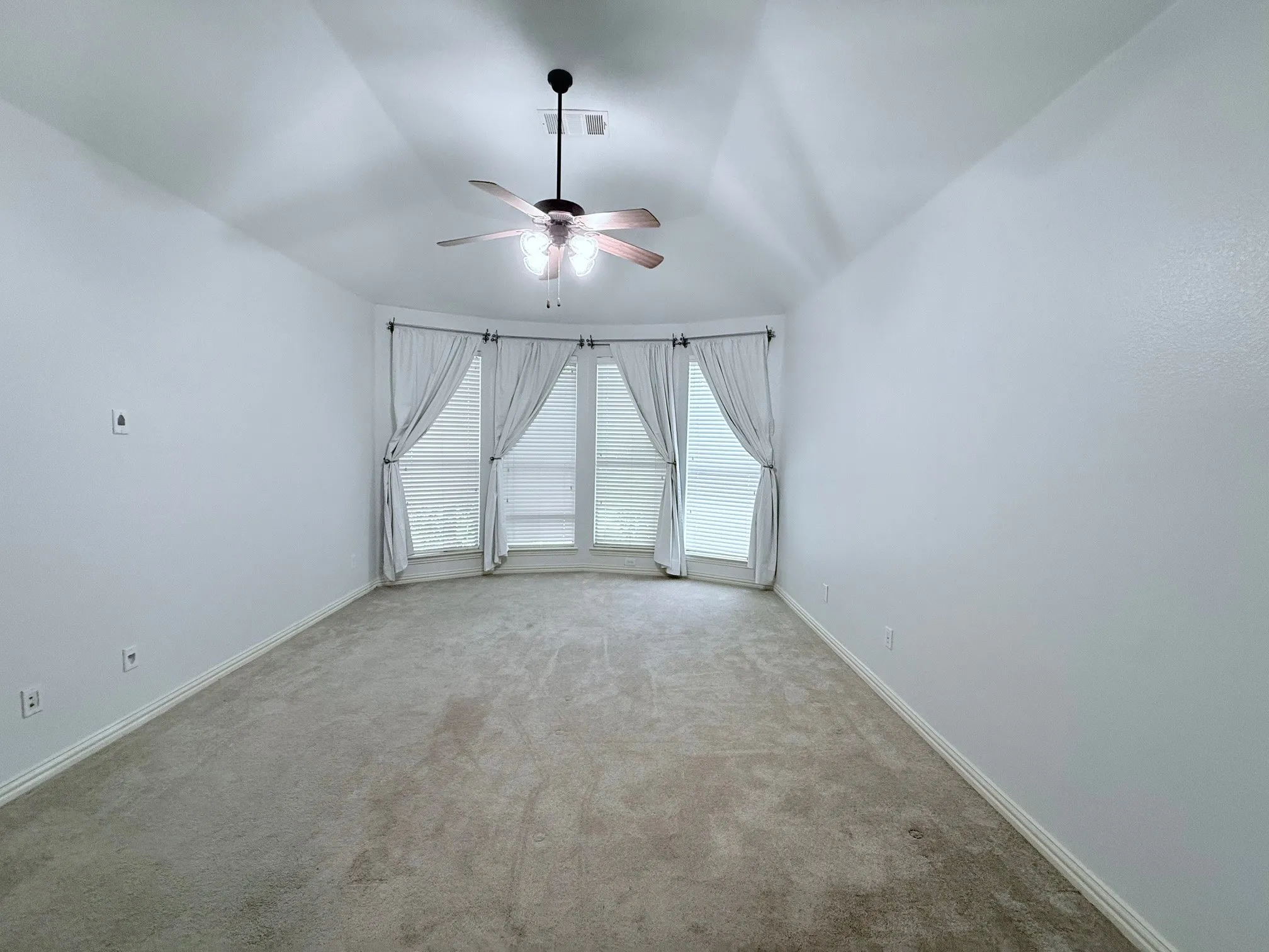 Single Family Residence For Sale in Denton County , 11659 Cape Royal Lane, Frisco, Texas 75033, 4 Bedroom, 4 Bathroom, 2 Garage spaces, 3,066 Sqft, built in 2003, mls#21365086, Real Estate Agent in Frisco, Homes For Sale in Denton county, Homes For Sale in Frisco, Realtor in Frisco Texas, Real Estate Brokerage Independent Realty Texas, Luminita Cordes Realtor