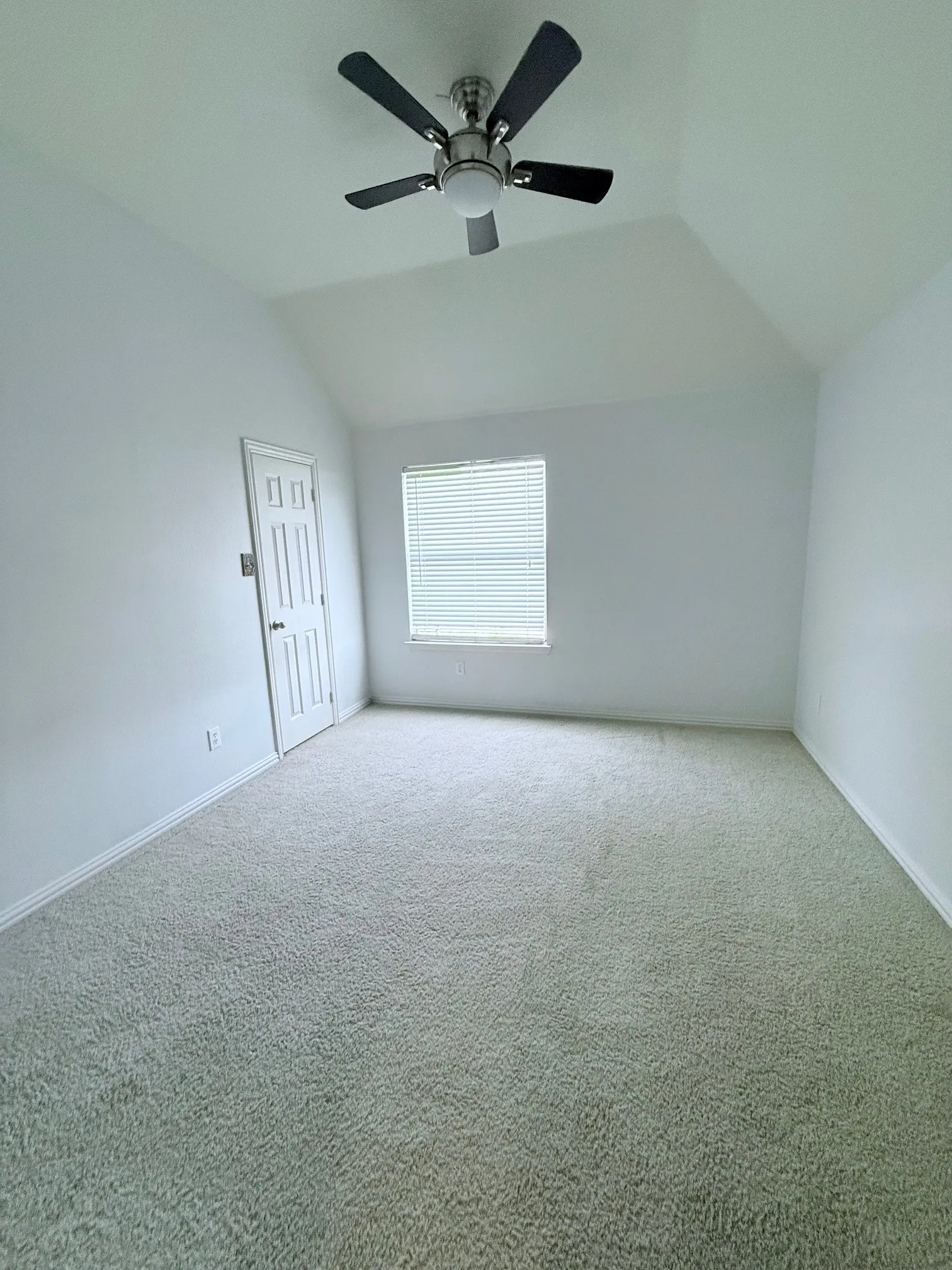 Single Family Residence For Sale in Denton County , 11659 Cape Royal Lane, Frisco, Texas 75033, 4 Bedroom, 4 Bathroom, 2 Garage spaces, 3,066 Sqft, built in 2003, mls#21365086, Real Estate Agent in Frisco, Homes For Sale in Denton county, Homes For Sale in Frisco, Realtor in Frisco Texas, Real Estate Brokerage Independent Realty Texas, Luminita Cordes Realtor