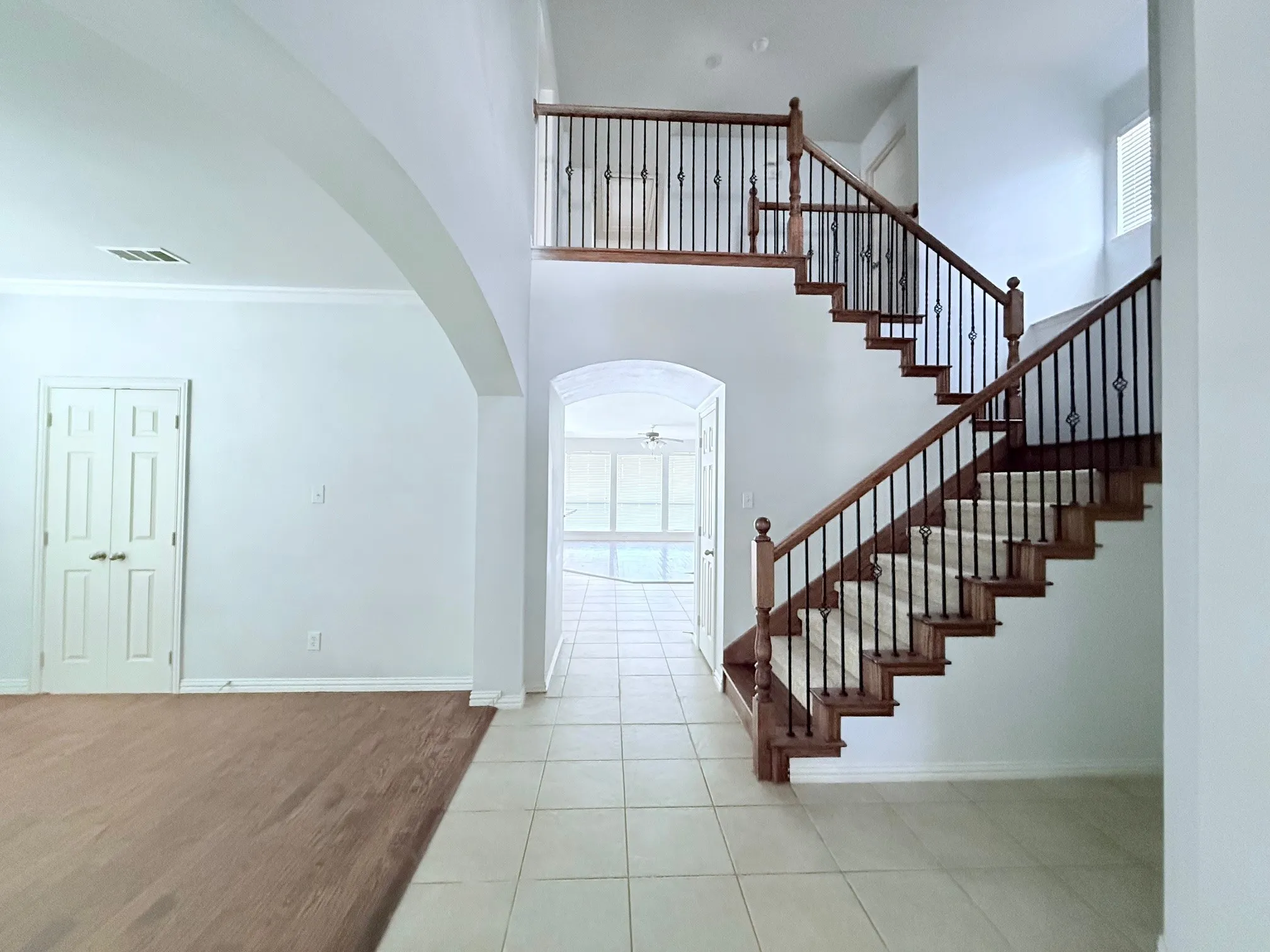 Single Family Residence For Sale in Denton County , 11659 Cape Royal Lane, Frisco, Texas 75033, 4 Bedroom, 4 Bathroom, 2 Garage spaces, 3,066 Sqft, built in 2003, mls#21365086, Real Estate Agent in Frisco, Homes For Sale in Denton county, Homes For Sale in Frisco, Realtor in Frisco Texas, Real Estate Brokerage Independent Realty Texas, Luminita Cordes Realtor