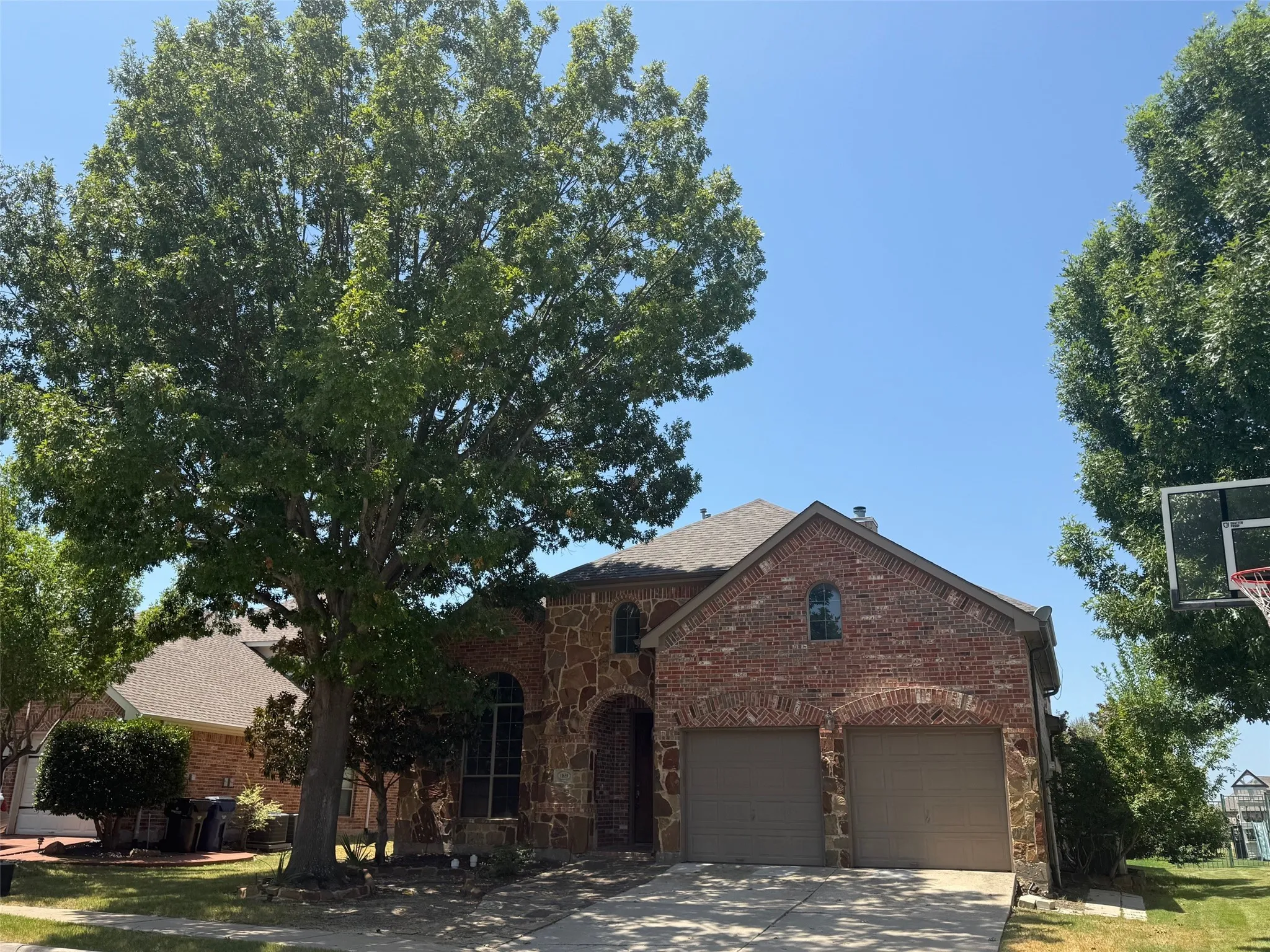 Single Family Residence For Sale in Denton County , 11659 Cape Royal Lane, Frisco, Texas 75033, 4 Bedroom, 4 Bathroom, 2 Garage spaces, 3,066 Sqft, built in 2003, mls#21365086, Real Estate Agent in Frisco, Homes For Sale in Denton county, Homes For Sale in Frisco, Realtor in Frisco Texas, Real Estate Brokerage Independent Realty Texas, Luminita Cordes Realtor