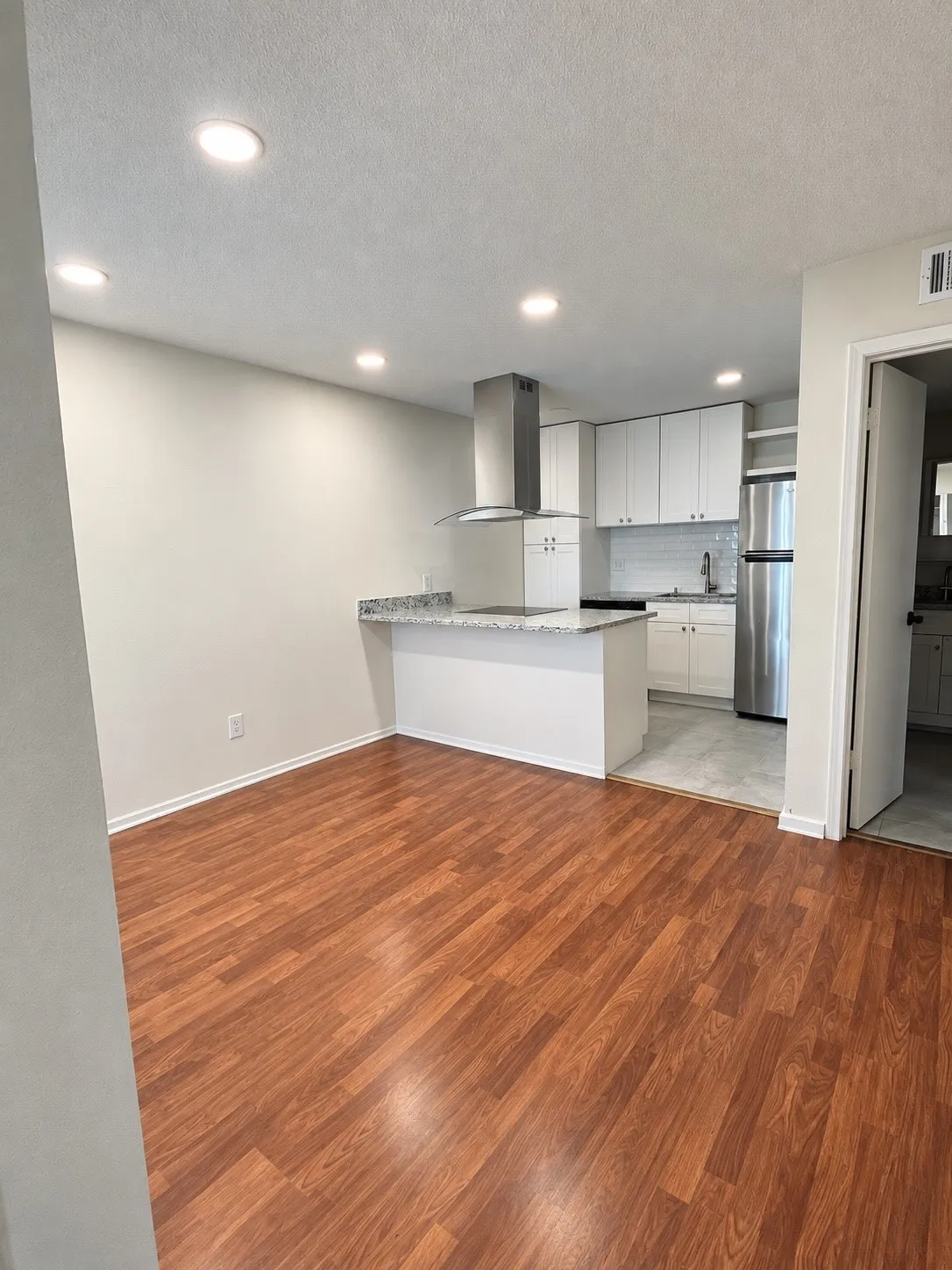 Condominium For Rent in Dallas County , 5923 Harvest Hill Road 2089, Dallas, Texas 75230, 2 Bedroom, 2 Bathroom, Garage spaces, 658 Sqft, built in 1970, mls#21364635, Real Estate Agent in Dallas, Homes For Rent in Dallas county, Homes For Rent in Dallas, Realtor in Dallas Texas, Real Estate Brokerage Independent Realty Texas, Luminita Cordes Realtor