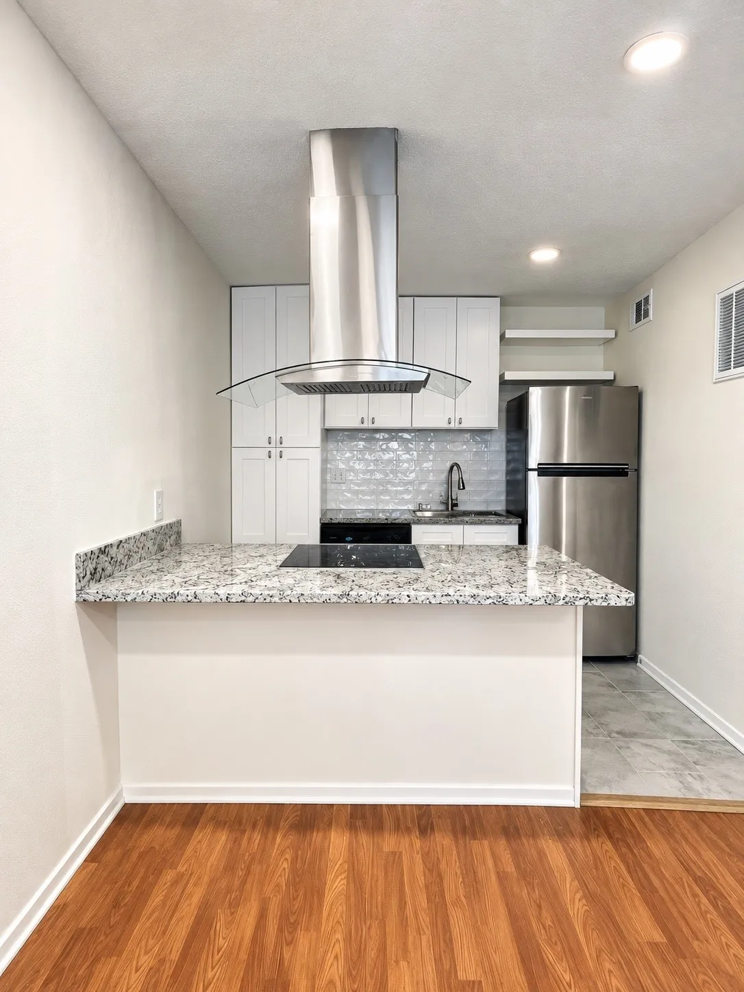 Condominium For Rent in Dallas County , 5923 Harvest Hill Road 2089, Dallas, Texas 75230, 2 Bedroom, 2 Bathroom, Garage spaces, 658 Sqft, built in 1970, mls#21364635, Real Estate Agent in Dallas, Homes For Rent in Dallas county, Homes For Rent in Dallas, Realtor in Dallas Texas, Real Estate Brokerage Independent Realty Texas, Luminita Cordes Realtor