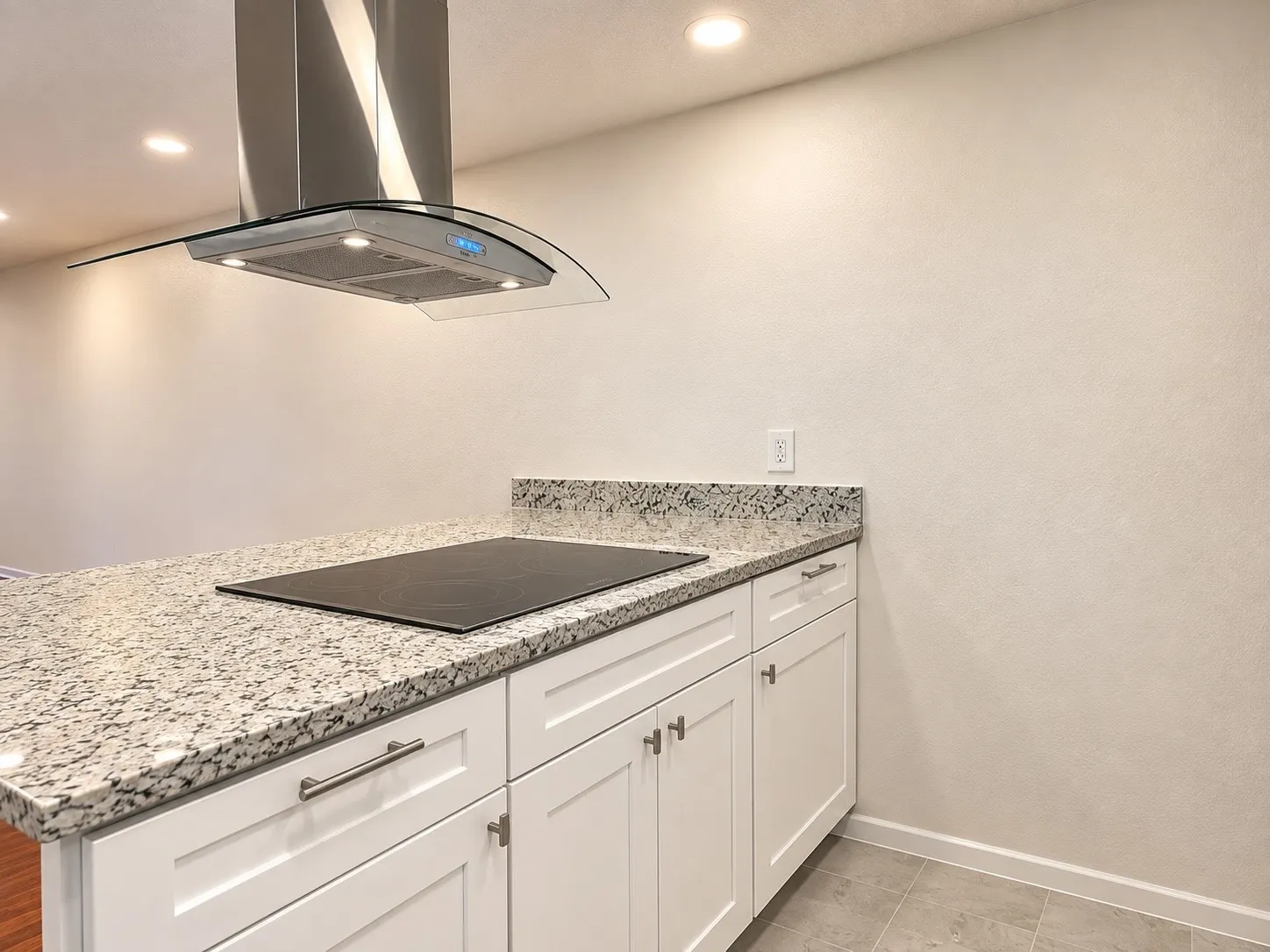 Condominium For Rent in Dallas County , 5923 Harvest Hill Road 2089, Dallas, Texas 75230, 2 Bedroom, 2 Bathroom, Garage spaces, 658 Sqft, built in 1970, mls#21364635, Real Estate Agent in Dallas, Homes For Rent in Dallas county, Homes For Rent in Dallas, Realtor in Dallas Texas, Real Estate Brokerage Independent Realty Texas, Luminita Cordes Realtor