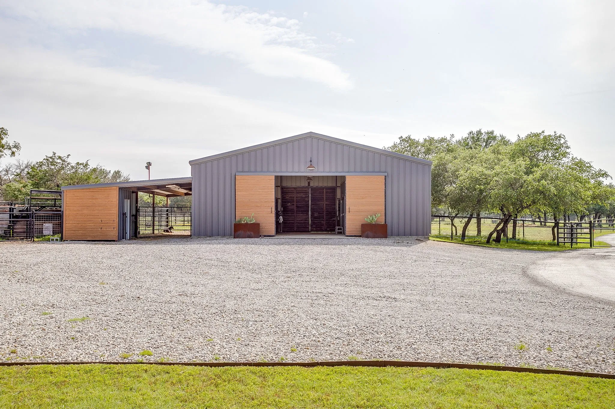 Single Family Residence For Sale in Parker County , 357 Wood Lake Road, Aledo, Texas 76008, 5 Bedroom, 5 Bathroom, 2 Garage spaces, 3,429 Sqft, built in 2005, Price $2,775,000, mls#21363403, Real Estate Agent in Aledo, Homes For Sale in Parker county, Homes For Sale in Aledo, Realtor in Aledo Texas, Real Estate Brokerage Independent Realty Texas, Luminita Cordes Realtor