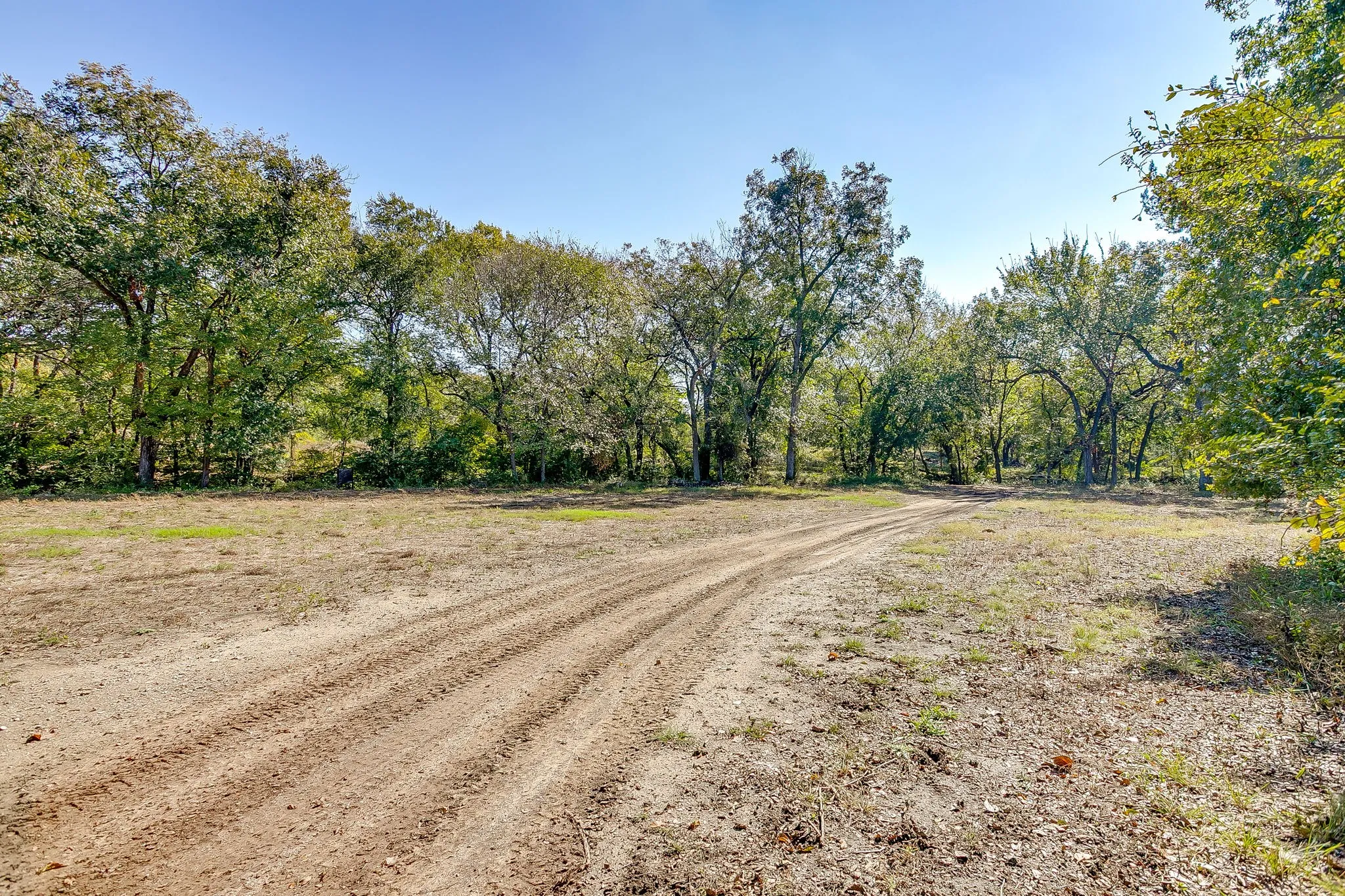Single Family Residence For Sale in Parker County , 357 Wood Lake Road, Aledo, Texas 76008, 5 Bedroom, 5 Bathroom, 2 Garage spaces, 3,429 Sqft, built in 2005, Price $2,775,000, mls#21363403, Real Estate Agent in Aledo, Homes For Sale in Parker county, Homes For Sale in Aledo, Realtor in Aledo Texas, Real Estate Brokerage Independent Realty Texas, Luminita Cordes Realtor