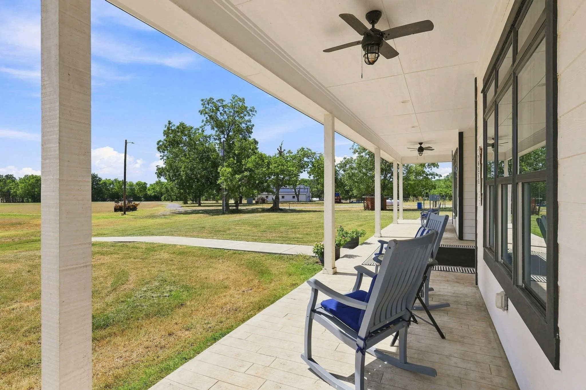 Single Family Residence For Sale in Grayson County , 639 Eisenhower Road, Denison, Texas 75020, 5 Bedroom, 4 Bathroom, 3 Garage spaces, 3,351 Sqft, built in 2022, mls#21362965, Real Estate Agent in Denison, Homes For Sale in Grayson county, Homes For Sale in Denison, Realtor in Denison Texas, Real Estate Brokerage Independent Realty Texas, Luminita Cordes Realtor