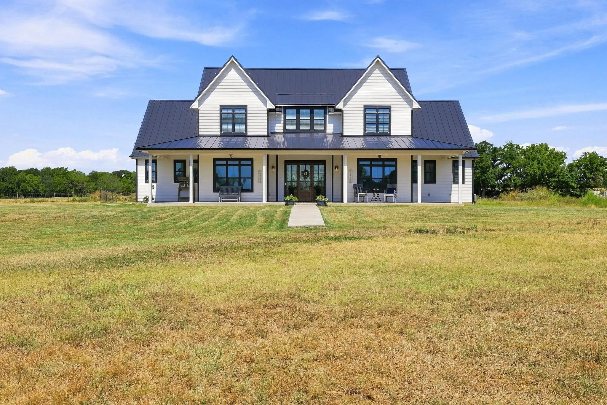 Single Family Residence For Sale in Grayson County , 639 Eisenhower Road, Denison, Texas 75020, 5 Bedroom, 4 Bathroom, 3 Garage spaces, 3,351 Sqft, built in 2022, mls#21362965, Real Estate Agent in Denison, Homes For Sale in Grayson county, Homes For Sale in Denison, Realtor in Denison Texas, Real Estate Brokerage Independent Realty Texas, Luminita Cordes Realtor