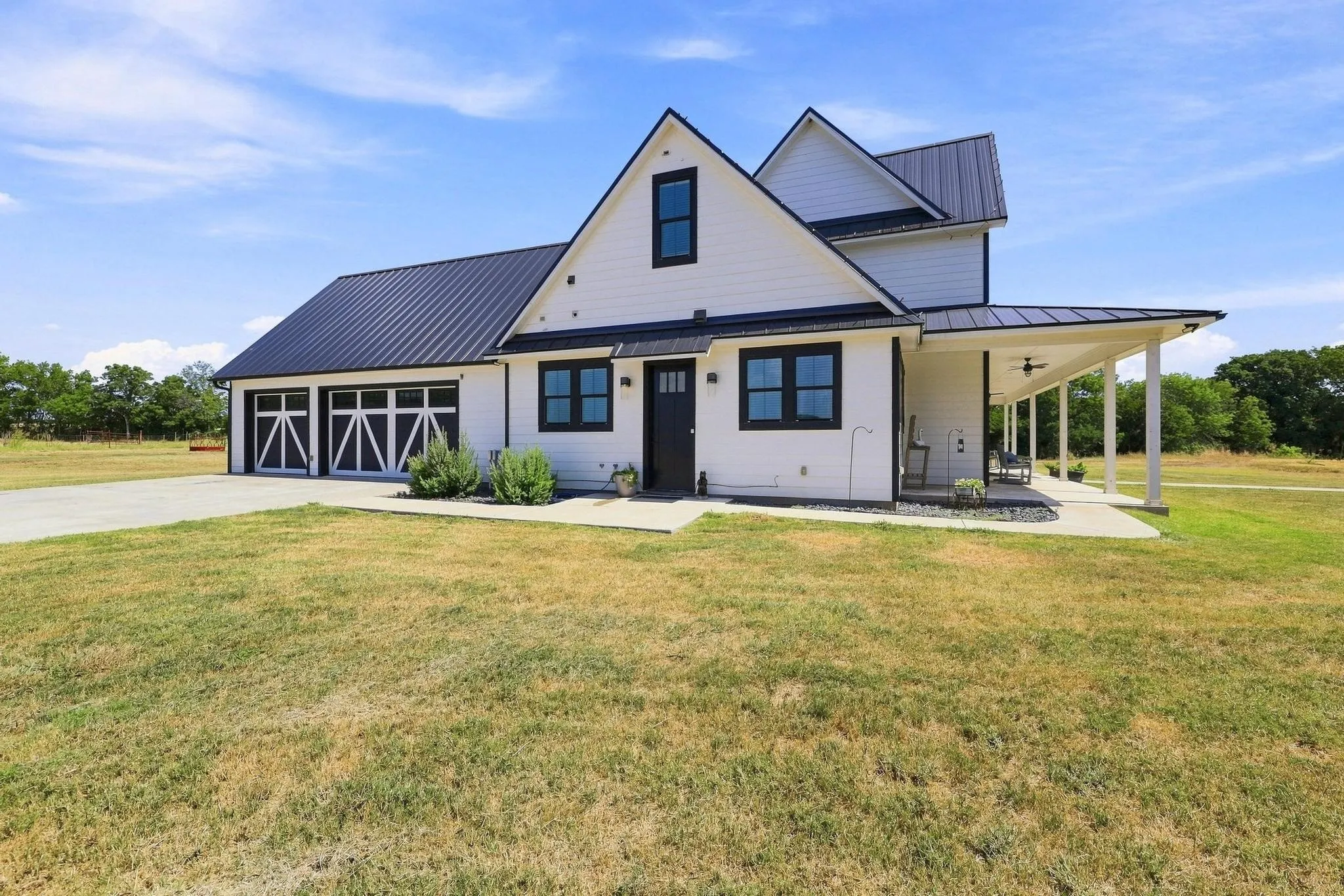 Single Family Residence For Sale in Grayson County , 639 Eisenhower Road, Denison, Texas 75020, 5 Bedroom, 4 Bathroom, 3 Garage spaces, 3,351 Sqft, built in 2022, mls#21362965, Real Estate Agent in Denison, Homes For Sale in Grayson county, Homes For Sale in Denison, Realtor in Denison Texas, Real Estate Brokerage Independent Realty Texas, Luminita Cordes Realtor