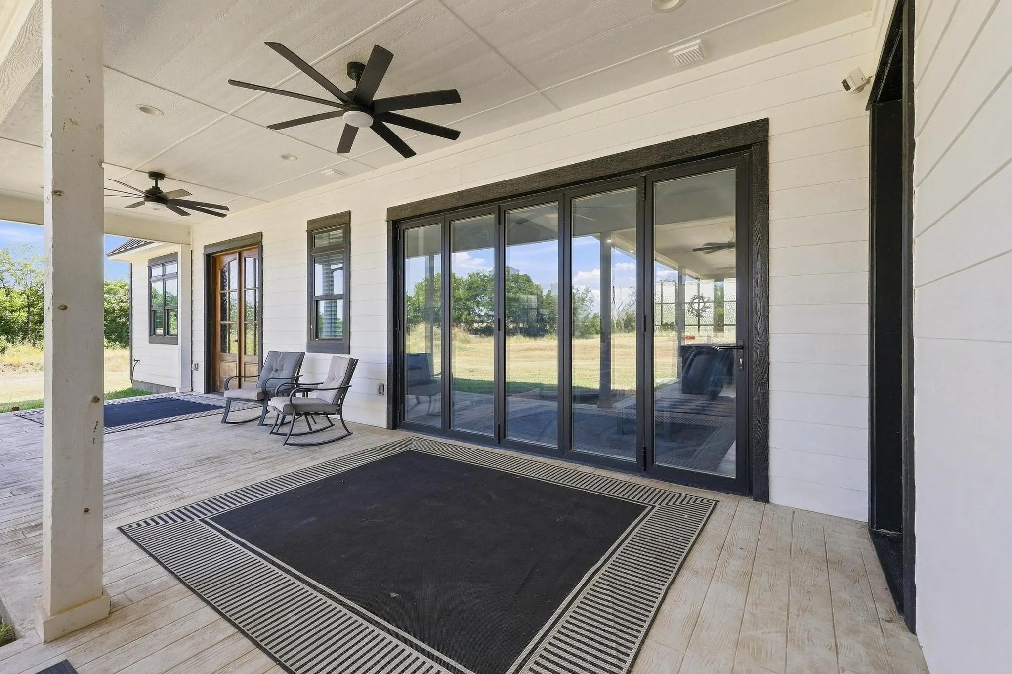 Single Family Residence For Sale in Grayson County , 639 Eisenhower Road, Denison, Texas 75020, 5 Bedroom, 4 Bathroom, 3 Garage spaces, 3,351 Sqft, built in 2022, mls#21362965, Real Estate Agent in Denison, Homes For Sale in Grayson county, Homes For Sale in Denison, Realtor in Denison Texas, Real Estate Brokerage Independent Realty Texas, Luminita Cordes Realtor