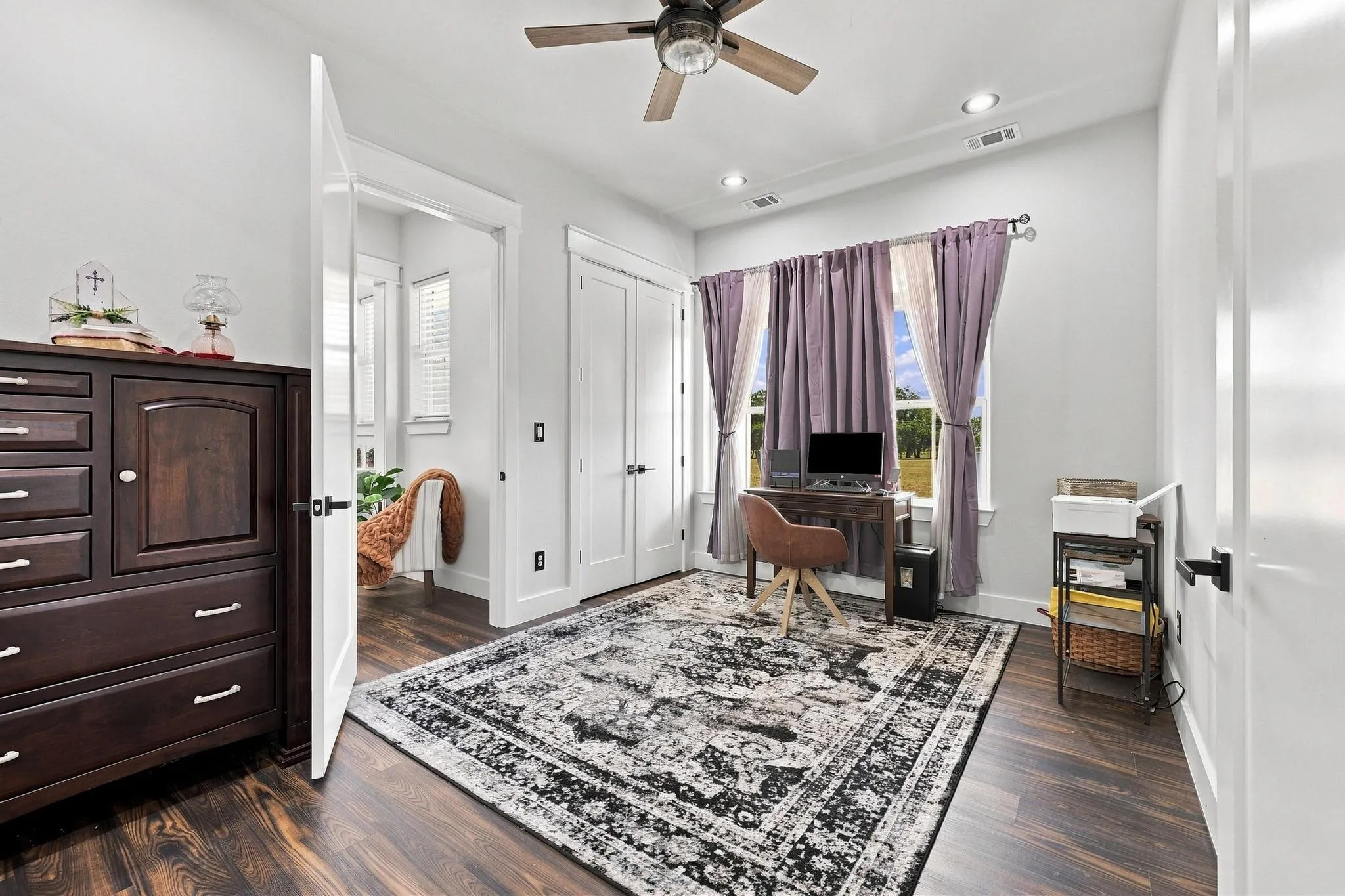 Single Family Residence For Sale in Grayson County , 639 Eisenhower Road, Denison, Texas 75020, 5 Bedroom, 4 Bathroom, 3 Garage spaces, 3,351 Sqft, built in 2022, mls#21362965, Real Estate Agent in Denison, Homes For Sale in Grayson county, Homes For Sale in Denison, Realtor in Denison Texas, Real Estate Brokerage Independent Realty Texas, Luminita Cordes Realtor