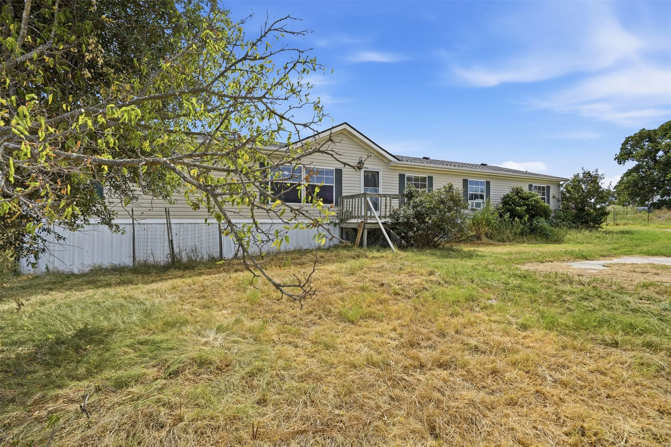 Mobile Home For Sale in Wise County , 937 County Road 4790, Boyd, Texas 76023, 4 Bedroom, 2 Bathroom, Garage spaces, 2,128 Sqft, built in 2000, mls#21362888, Real Estate Agent in Boyd, Homes For Sale in Wise county, Homes For Sale in Boyd, Realtor in Boyd Texas, Real Estate Brokerage Independent Realty Texas, Luminita Cordes Realtor