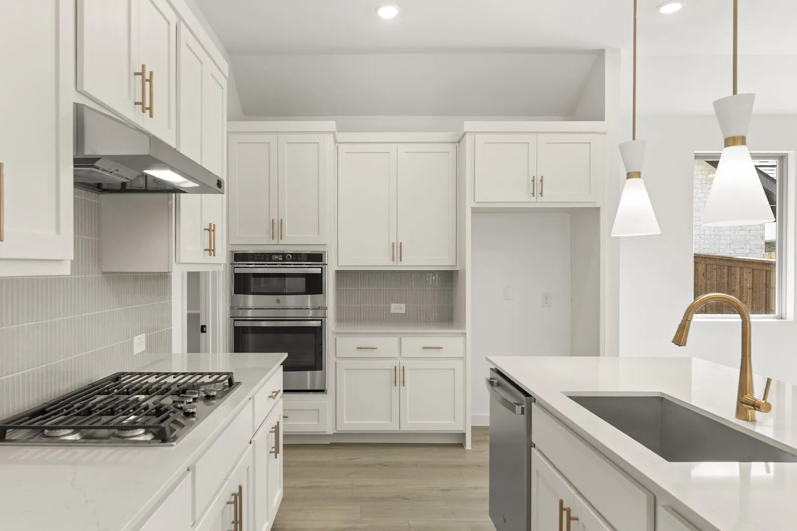 12. 3630 Saffron - Kitchen (3)