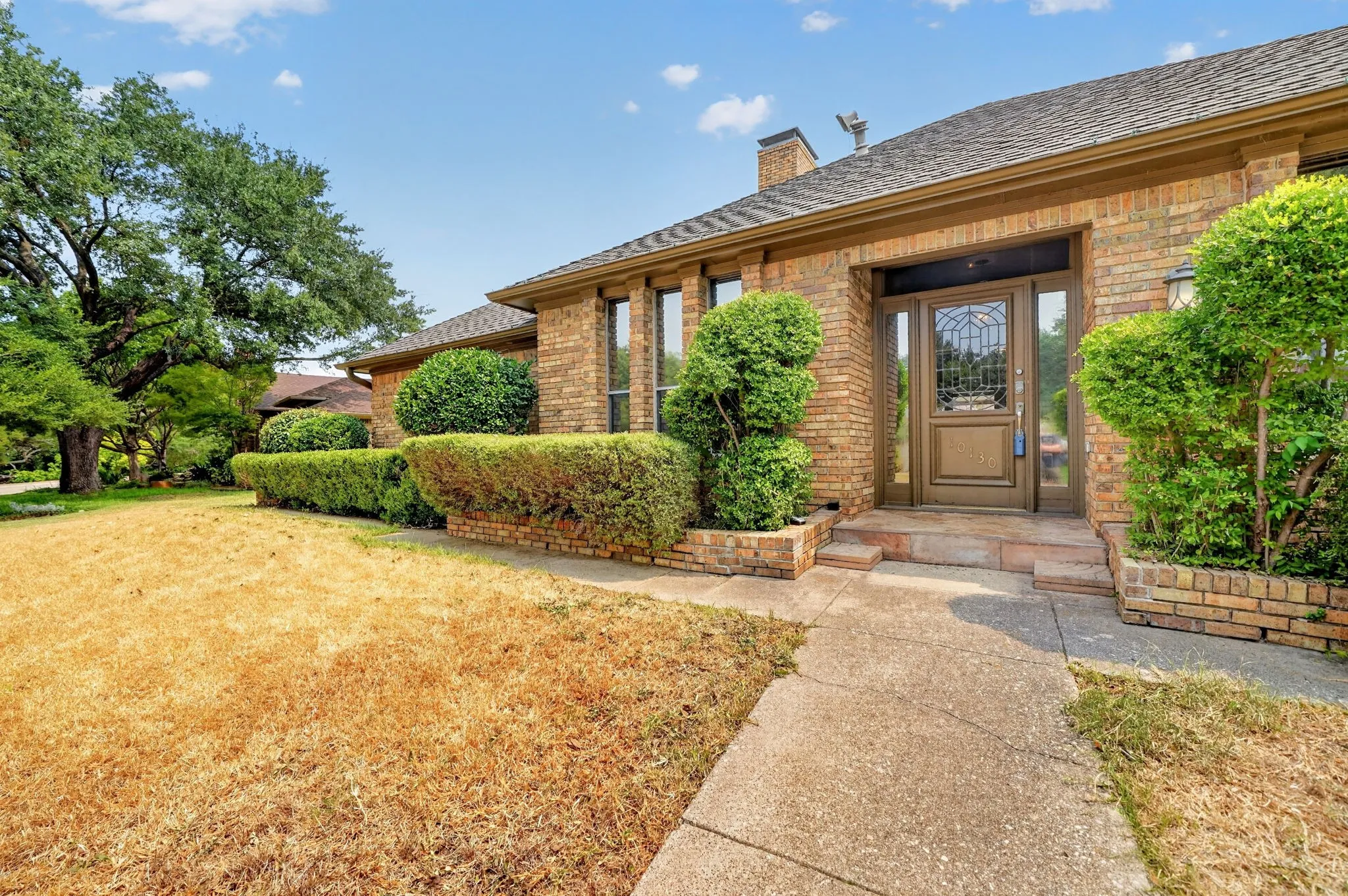 Single Family Residence For Sale in Dallas County , 10130 Woodlake Drive, Dallas, Texas 75243, 4 Bedroom, 3 Bathroom, 2 Garage spaces, 2,866 Sqft, built in 1979, mls#21364829, Real Estate Agent in Dallas, Homes For Sale in Dallas county, Homes For Sale in Dallas, Realtor in Dallas Texas, Real Estate Brokerage Independent Realty Texas, Luminita Cordes Realtor
